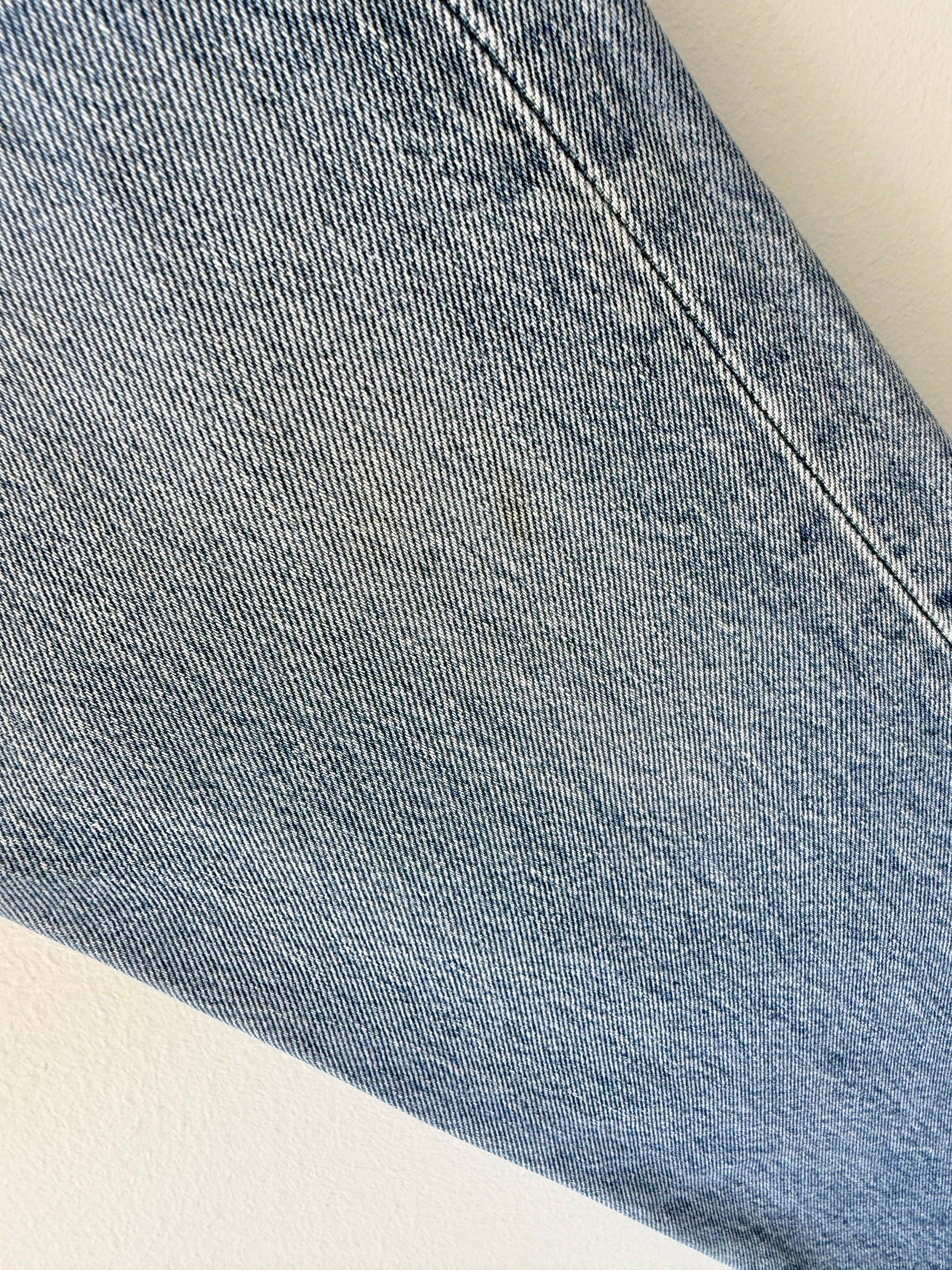 W28 L31 vintage Levis 501 27/28” measured waist medium blue 90s USA  501s