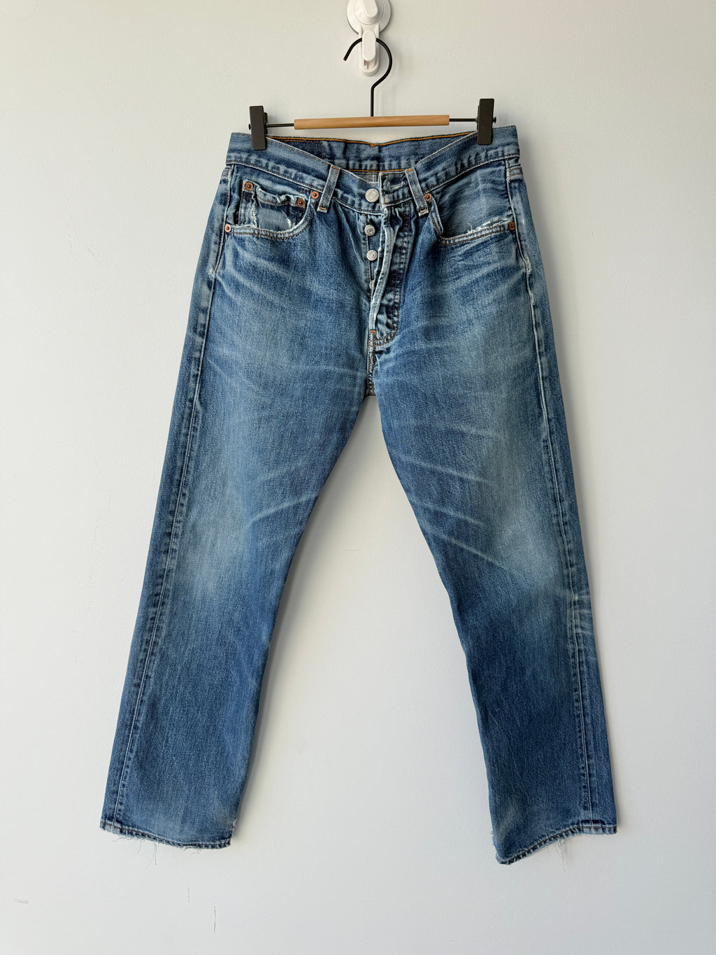 Soft W29 L28 vintage Levis 501 28/29” measured indigo dark blue faded denim Y2K Levi’s 501s