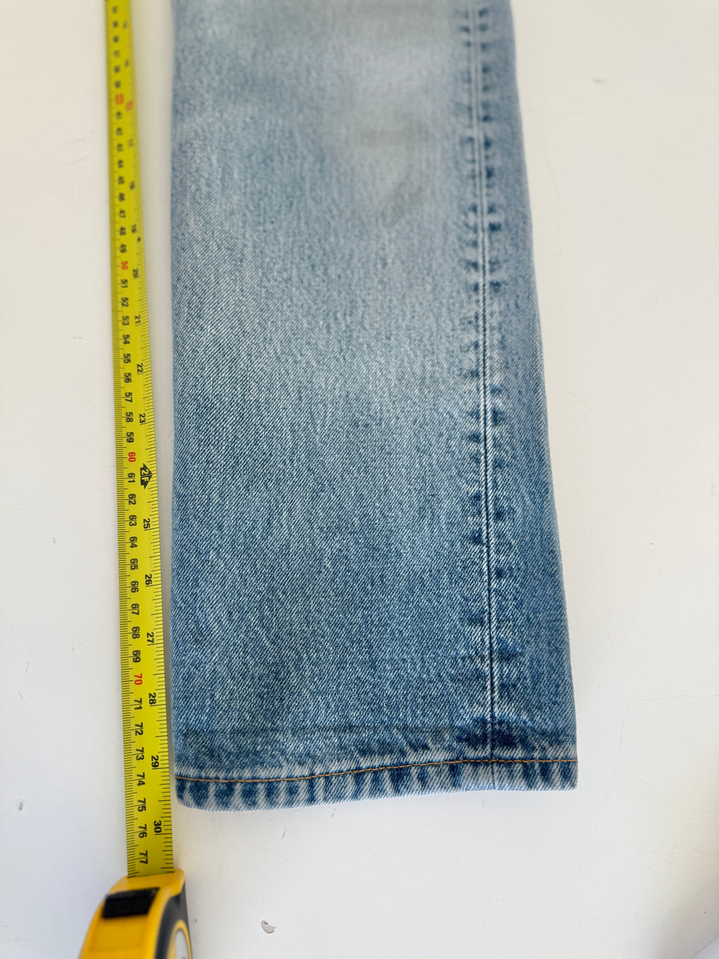 W25 L29 vintage Levis 501 24-25” measured “for women” light blue denim USA y2k