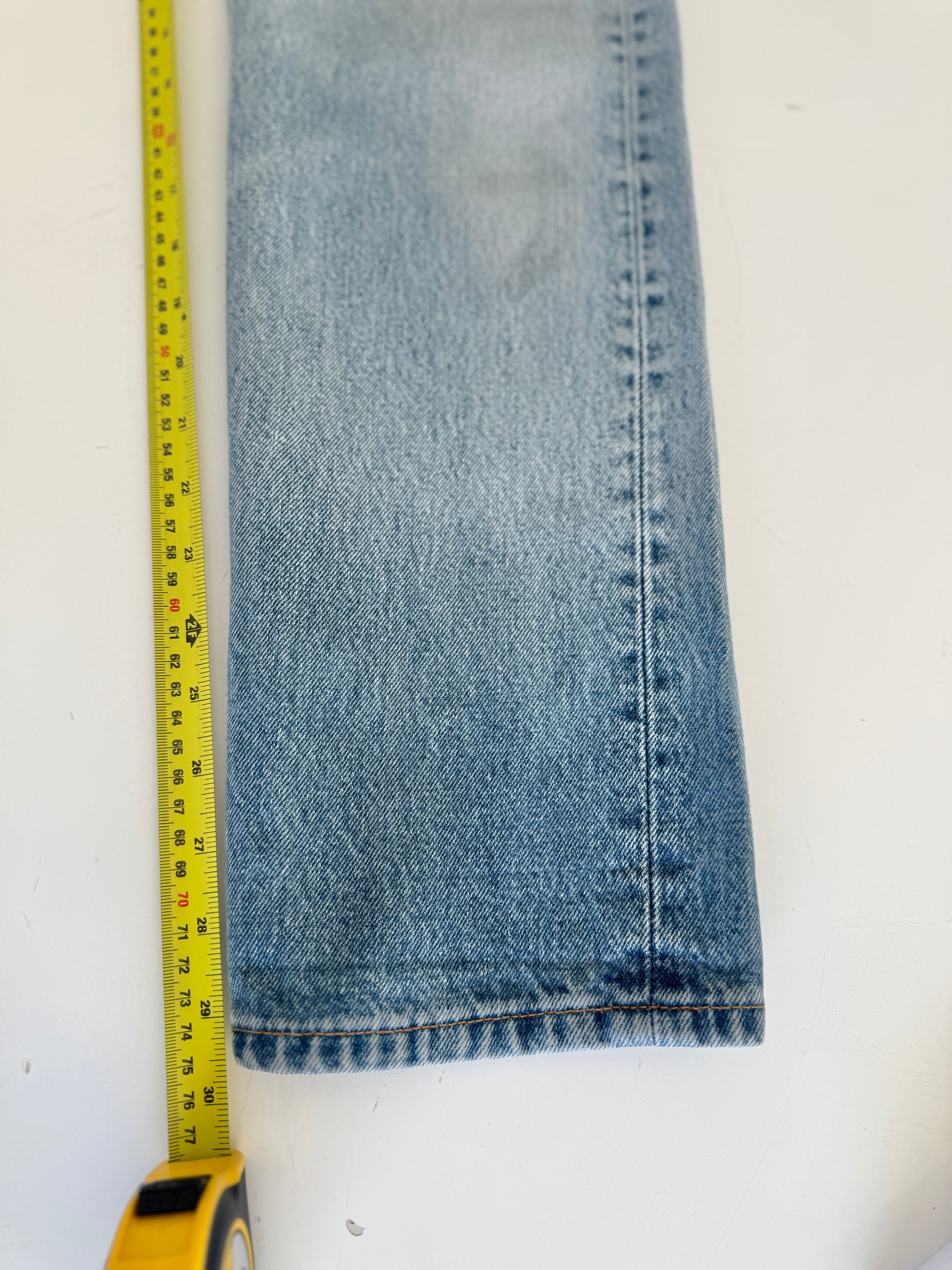 W25 L29 vintage Levis 501 24-25” measured “for women” light blue denim USA y2k