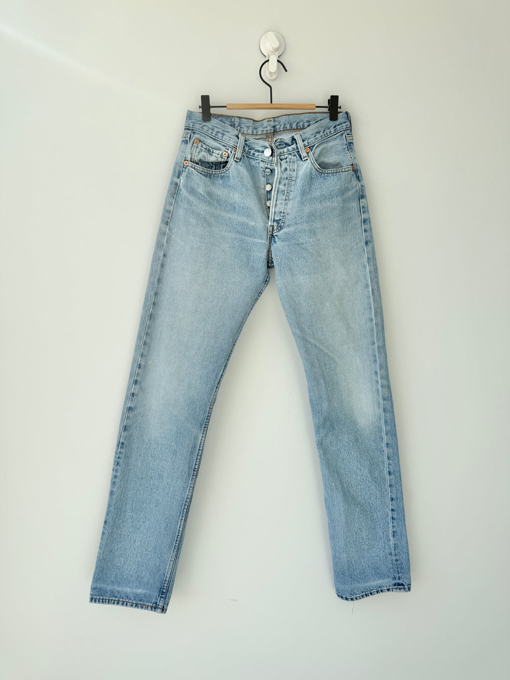 W28 L32 vintage Levis 501 27/28” measured light faded blue denim Levi’s 501s