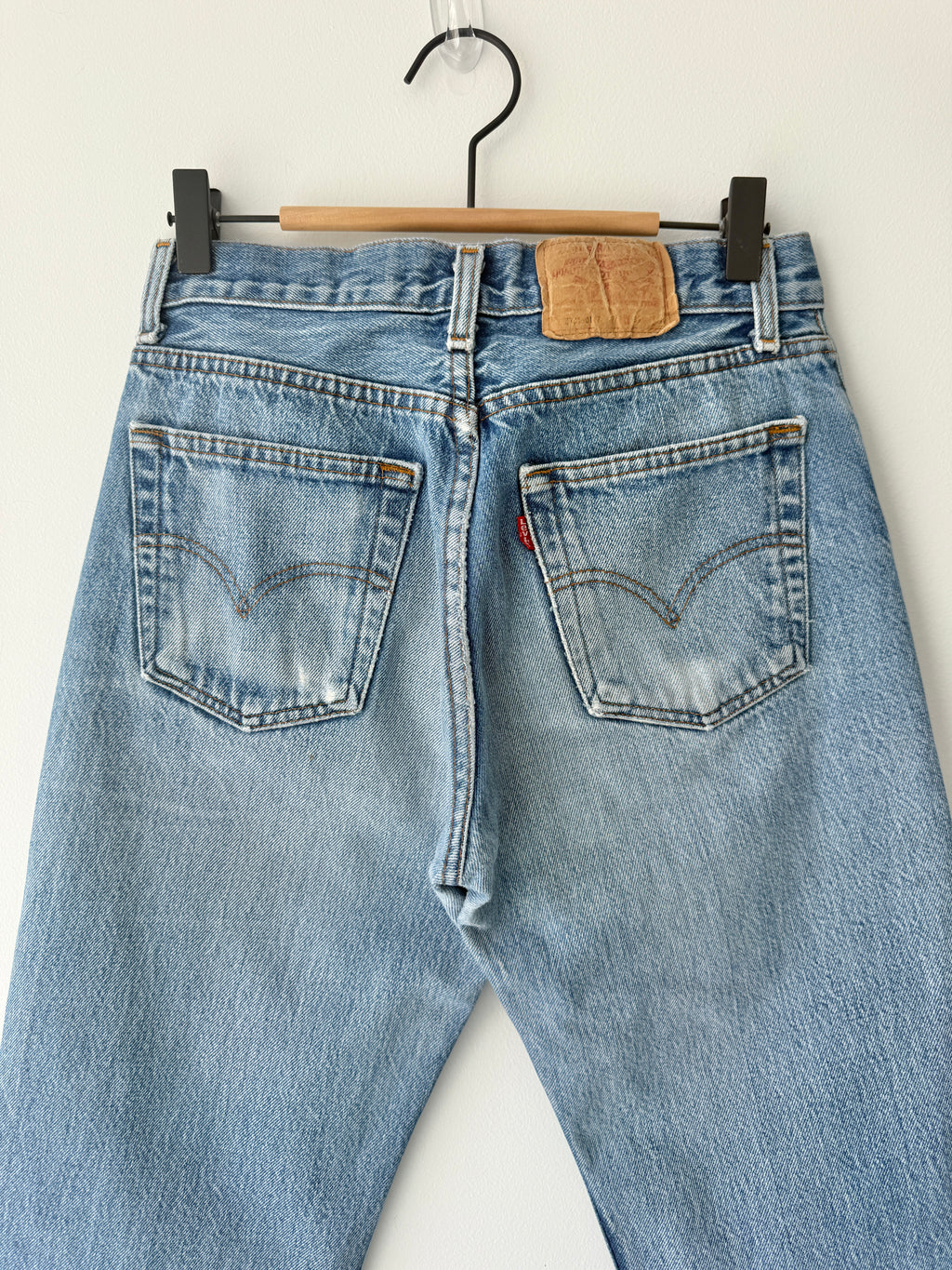 W27 L30 vintage Levis 701s 26/27” measured waist medium faded blue USA 80s 701s