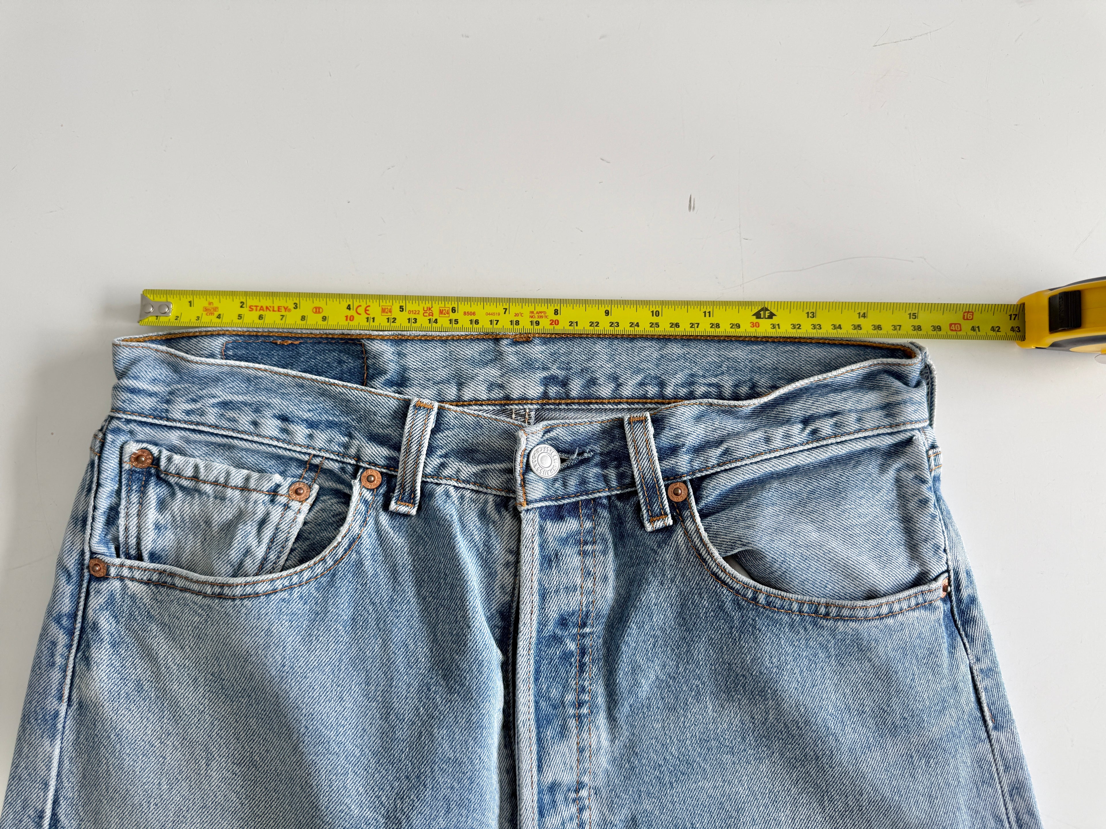 W29 L29 vintage Levis 501 29” light blue Levi’s 501s Y2K