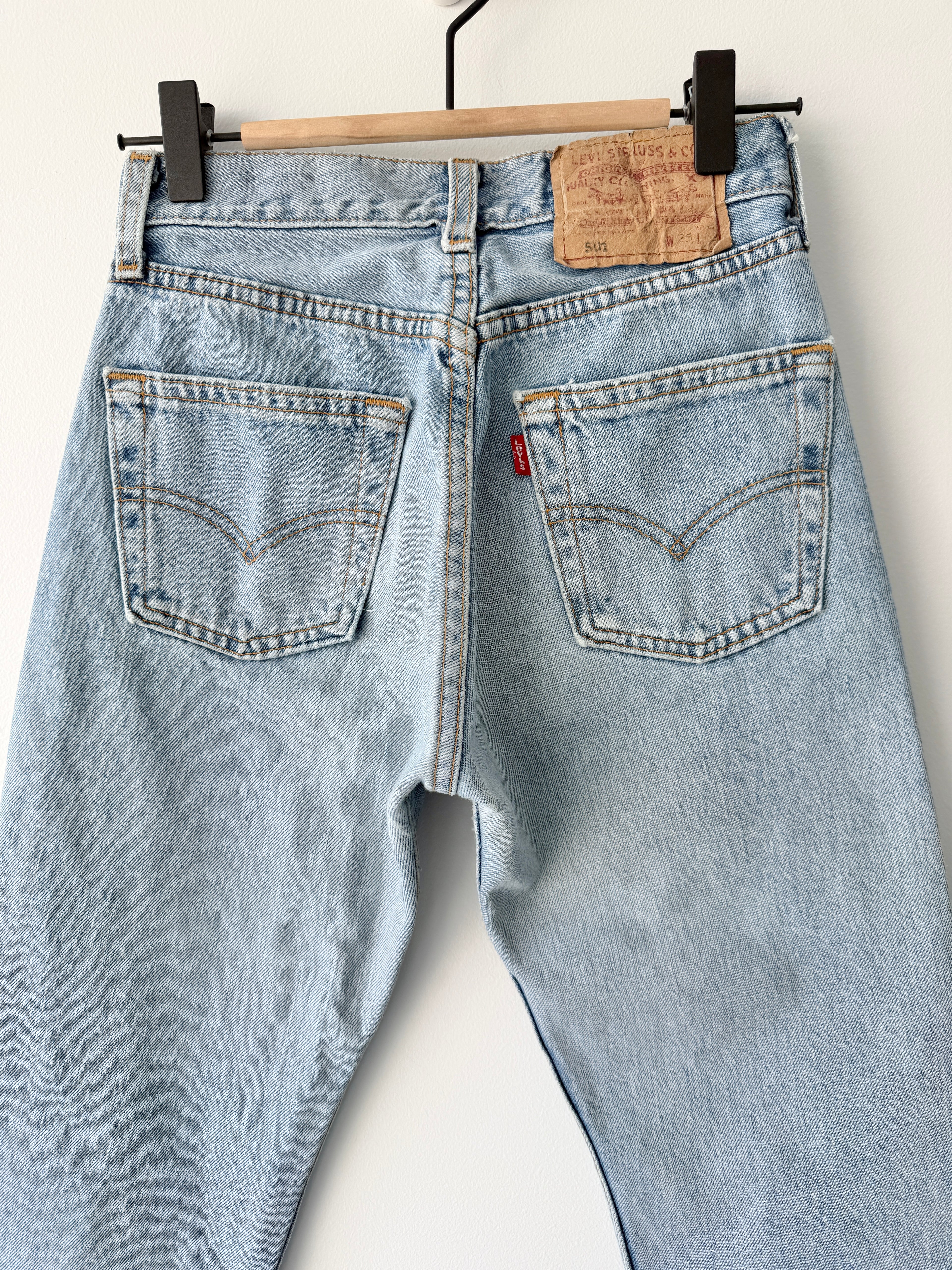 W23 L30 vintage Levis 501 22-23”measured light blue 90s USA 501s
