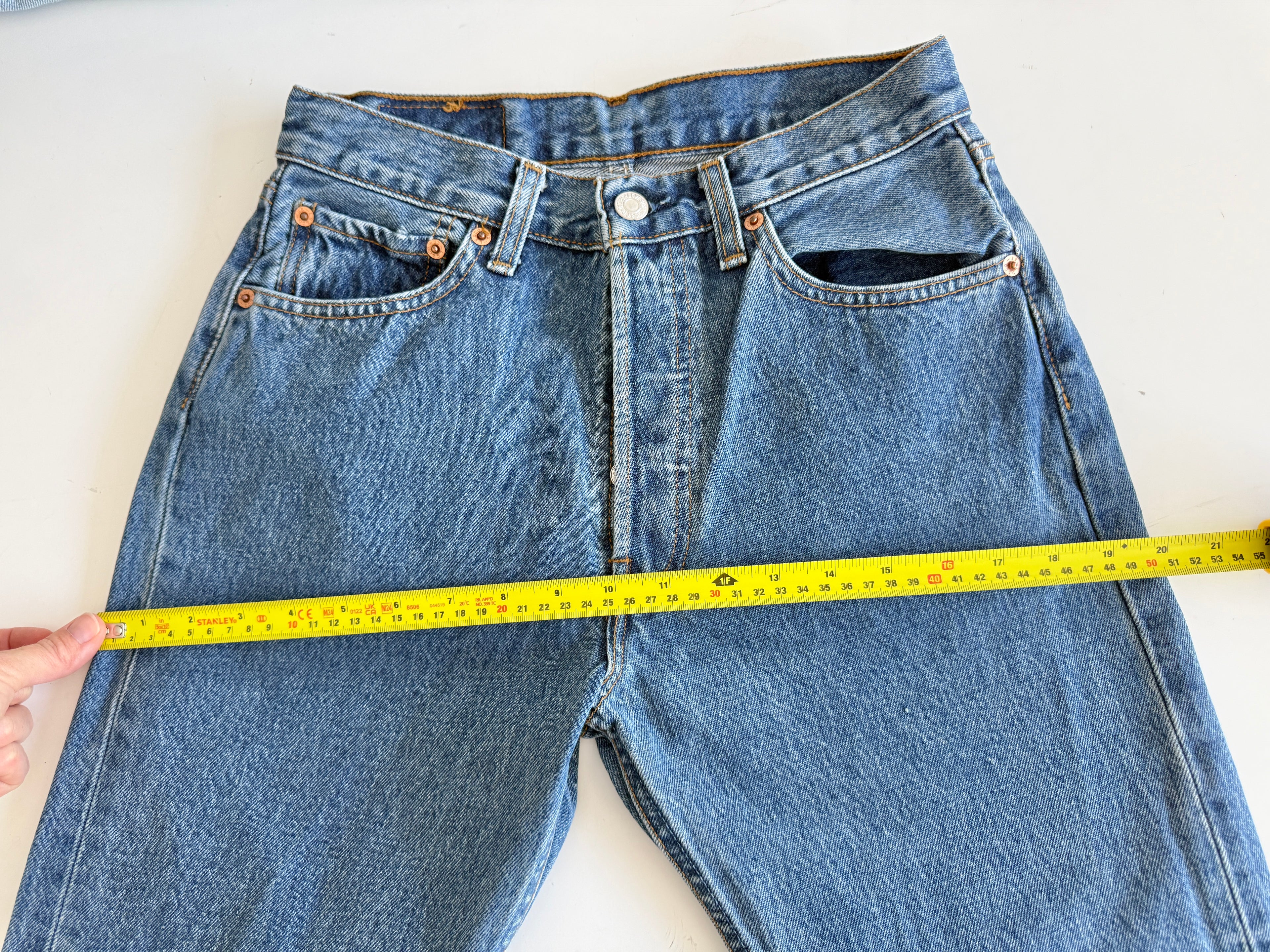 W26 L32 vintage Levis 501 25/26” measured waist dark blue 501s 90s -nl