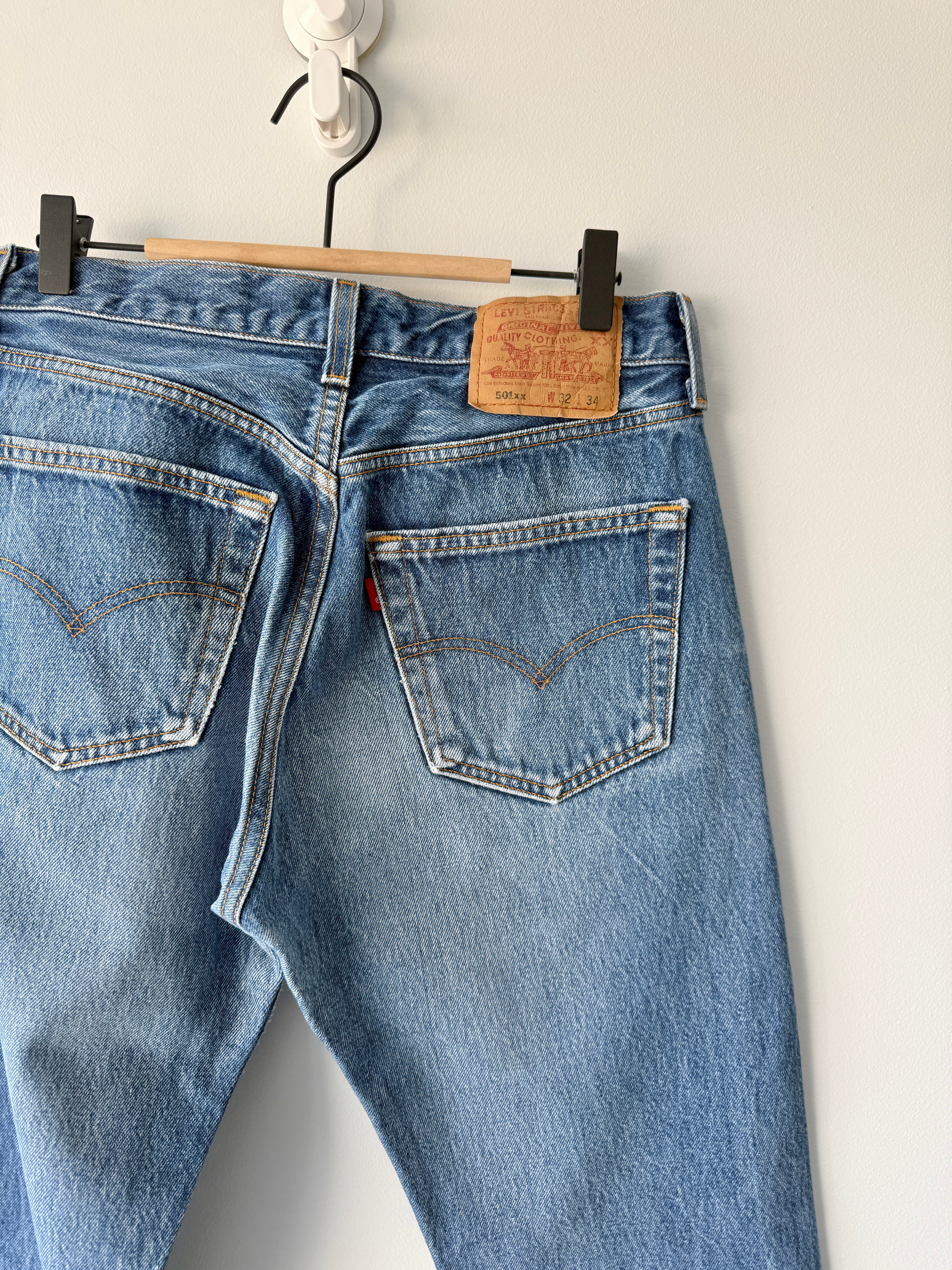 W29 L30 vintage Levis 501xx 28-29” measured dark faded blue 90s Levi’s 501s USA
