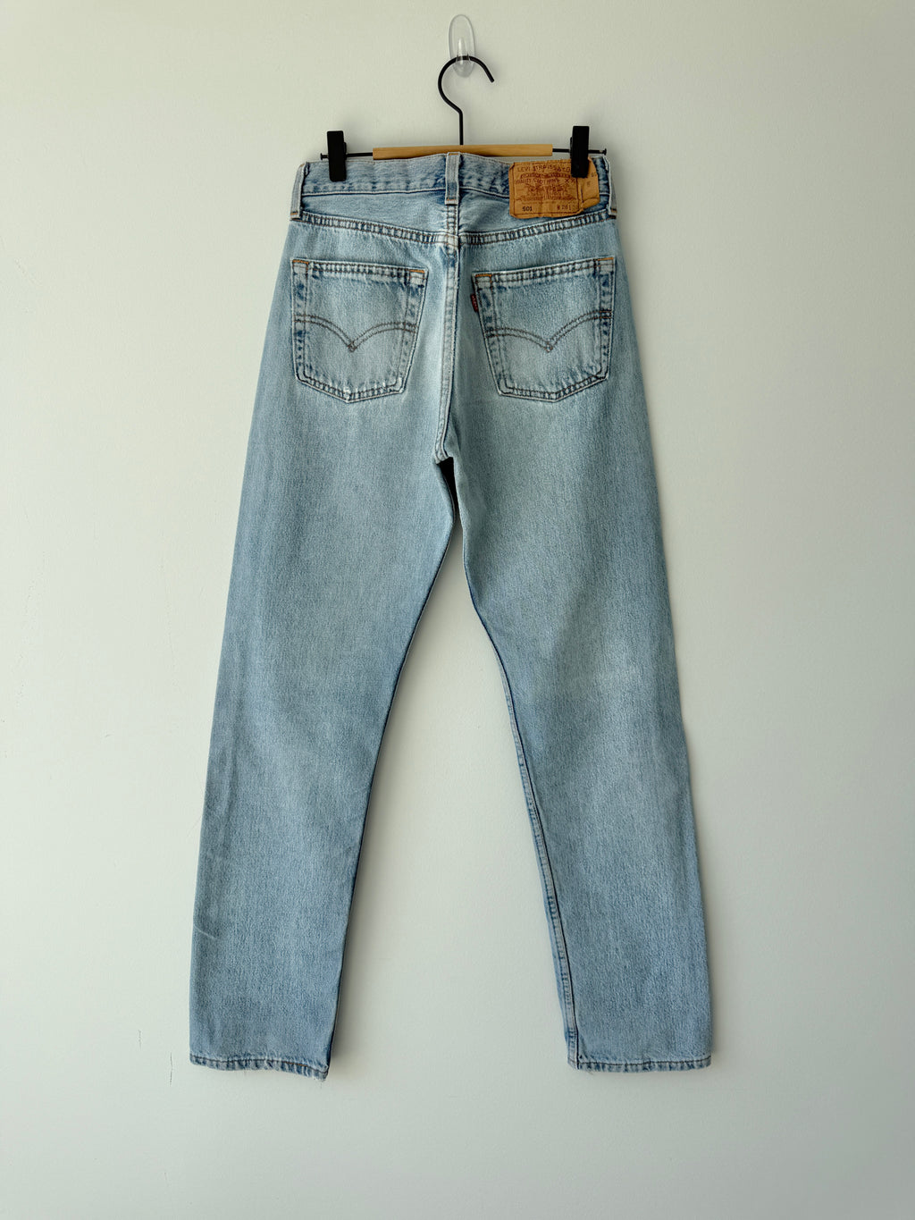 Soft W27 L31 vintage Levis 501 26/27” measured waist light blue 501s made in 90s USA