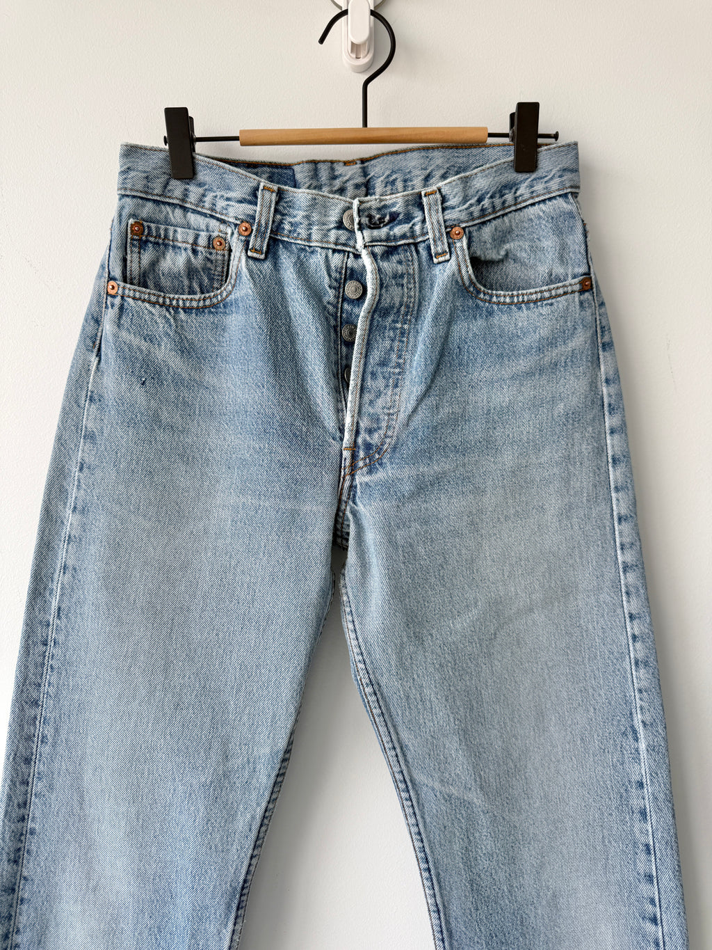 W28 L30 vintage Levis 501 27/28” measured medium light faded blue denim 80/90s Levi’s 501s