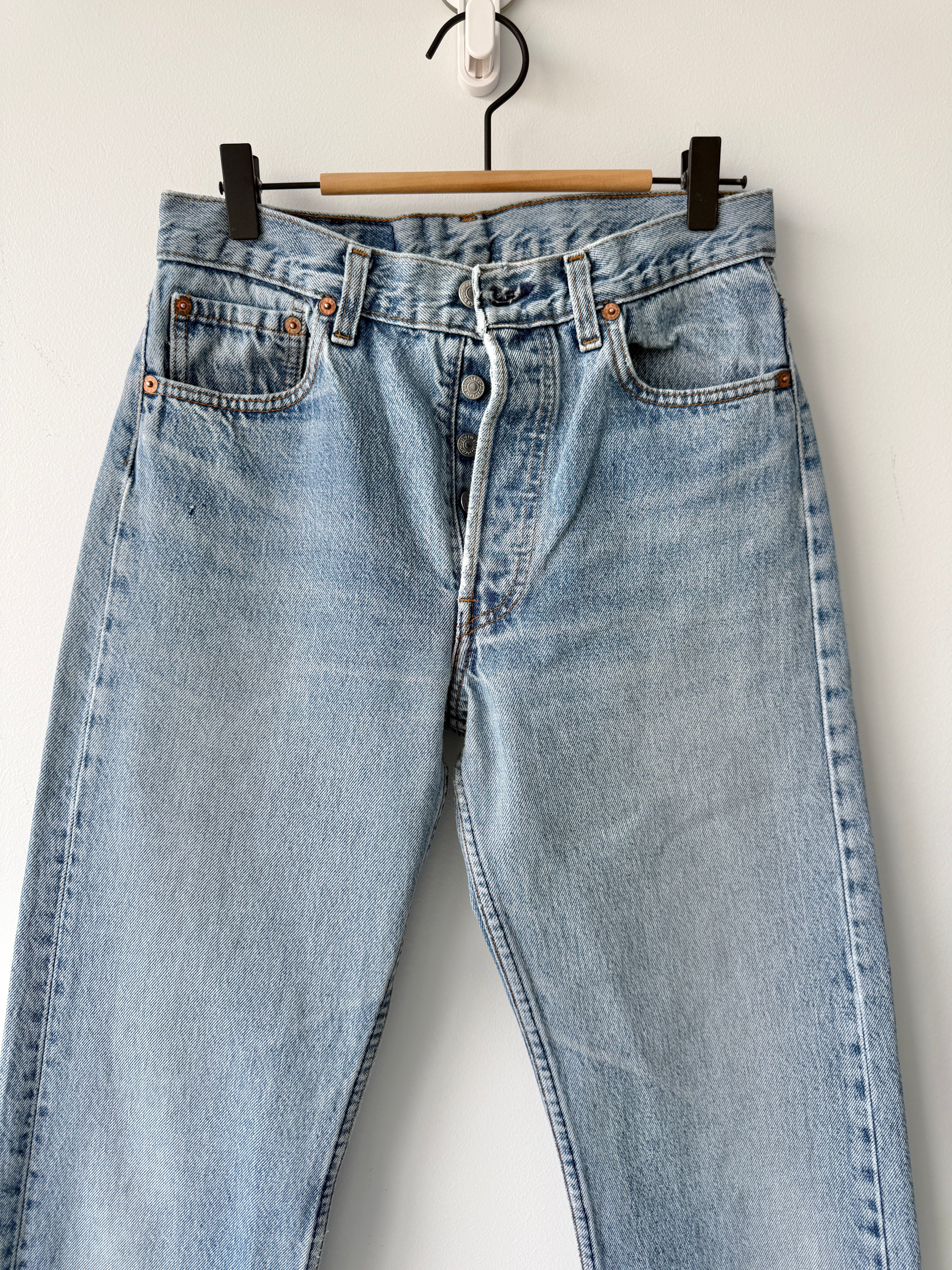 W28 L30 vintage Levis 501 27/28” measured medium light faded blue denim 80/90s Levi’s 501s