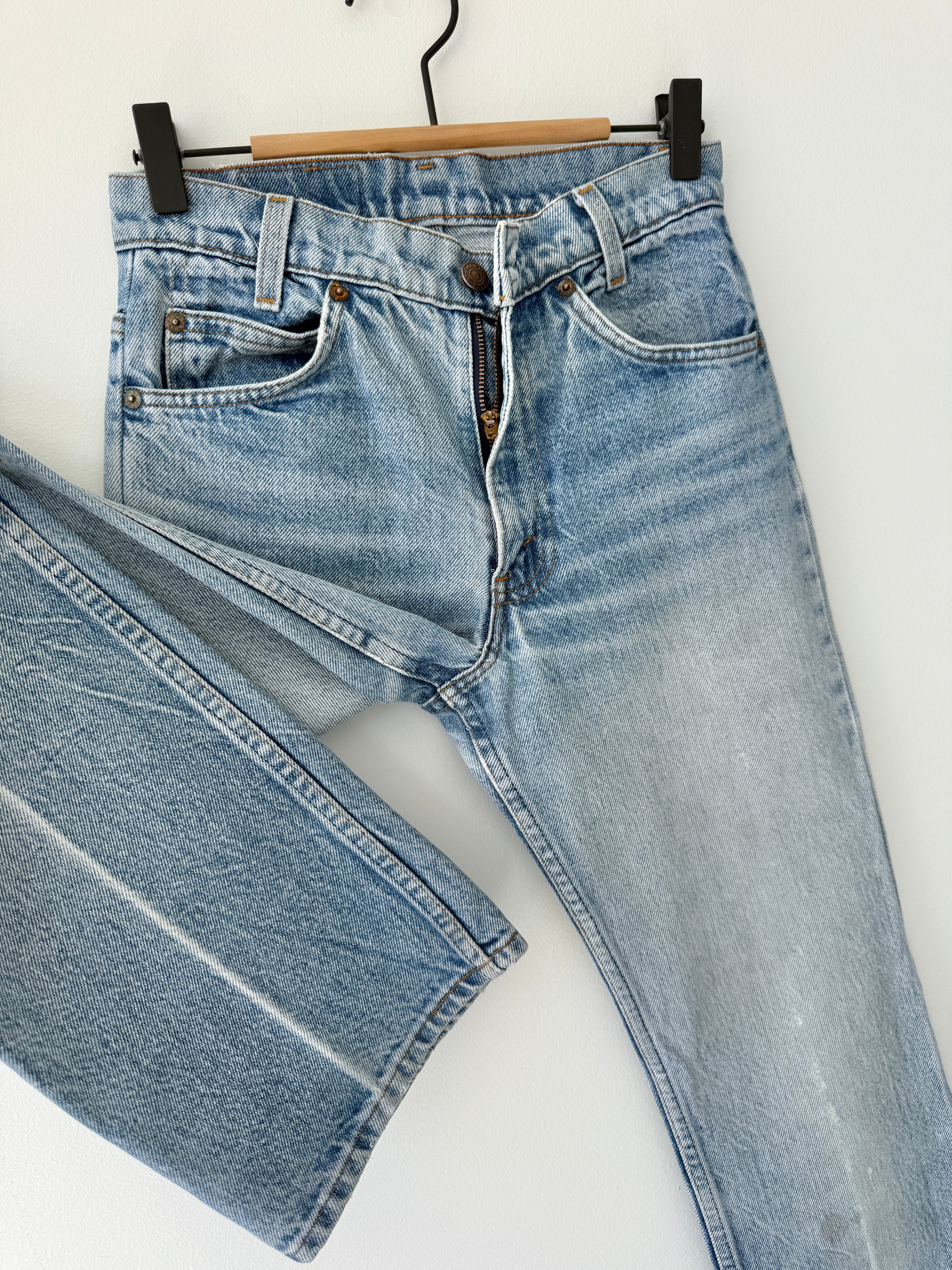 W25 L30 vintage Levis 716 25” measured waist light faded blue USA 70s 716s