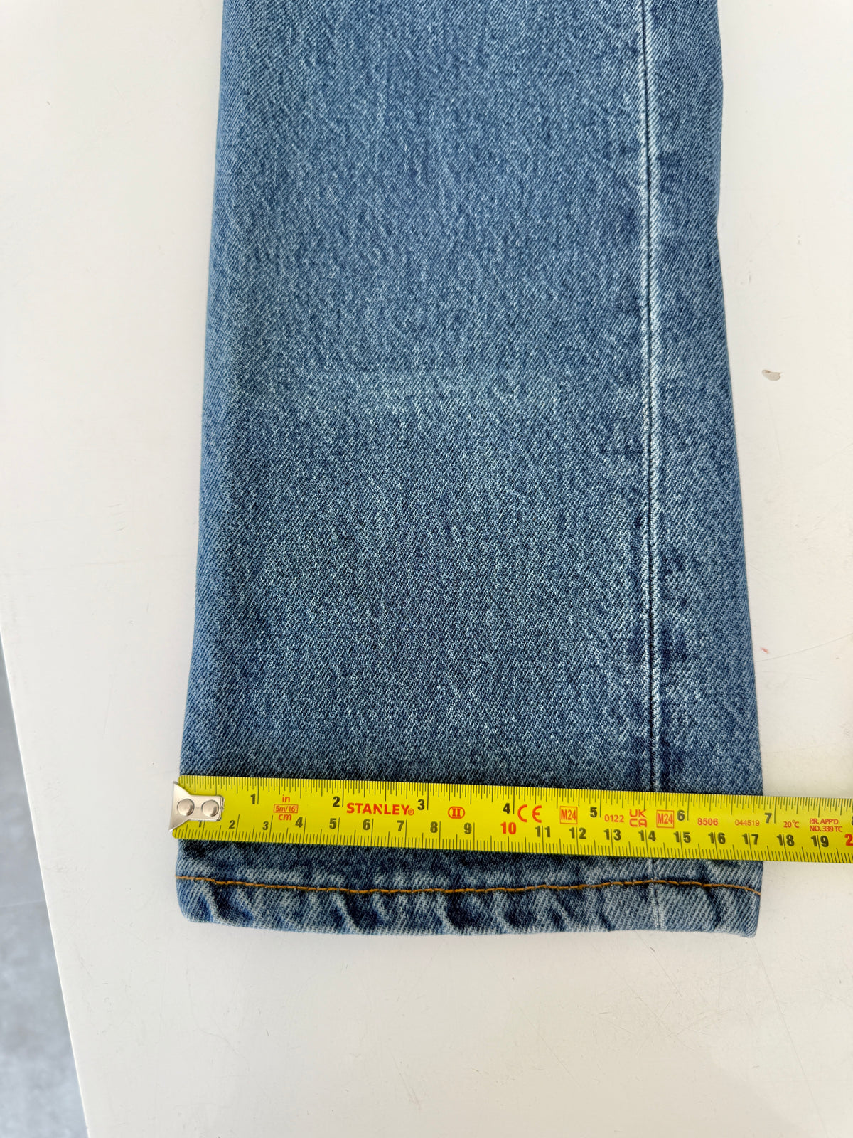 W23 L31 vintage Levis 501s 22/23” measured medium dark blue fade 501s Y2K