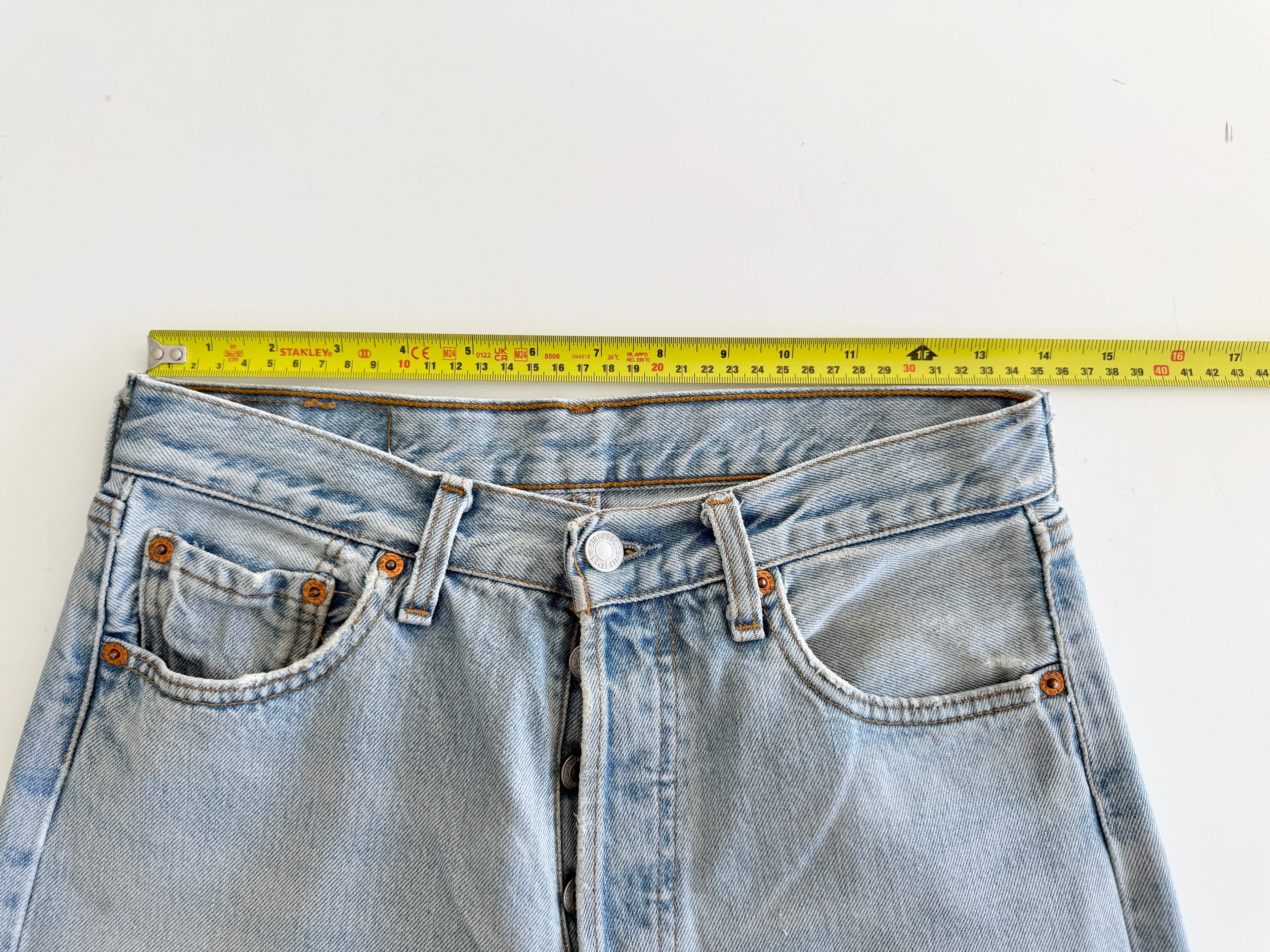 W27 L33 vintage Levis 501 27” measured light faded blue 90’s levi’s 501s