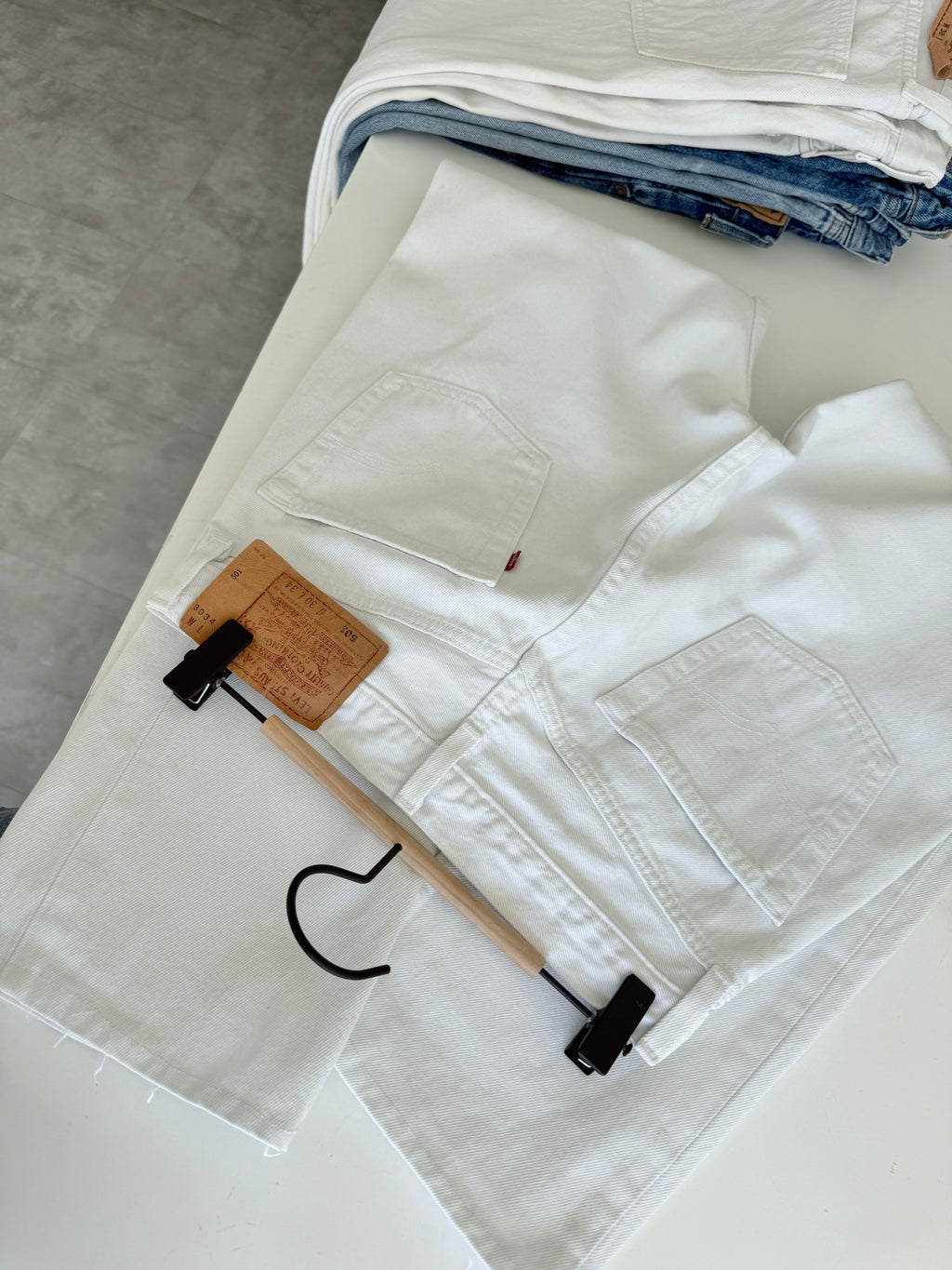 W28 L30 vintage Levis 501 27/28” measured white denim 90s Levi’s 501s USA