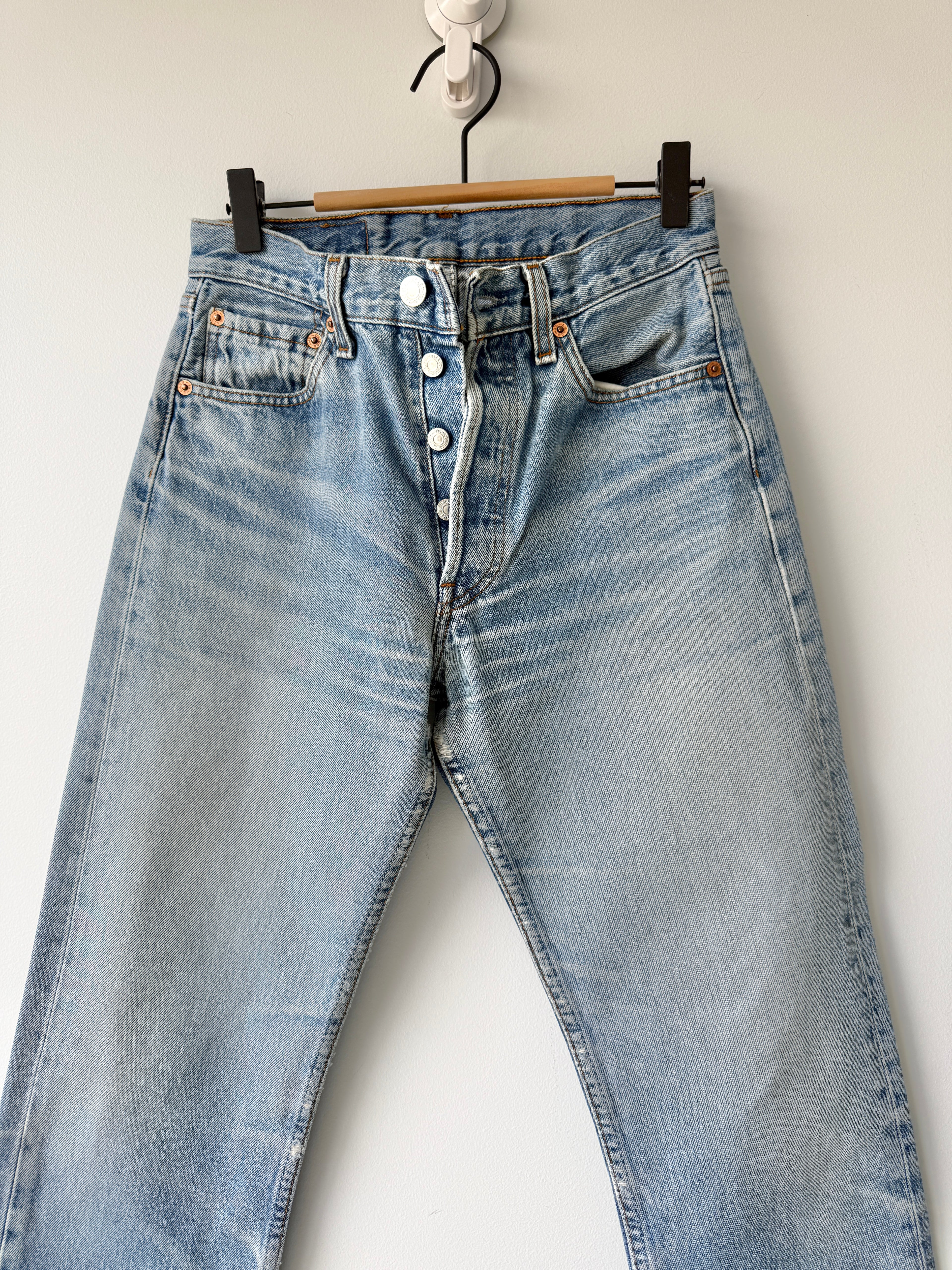 Soft W26 L29 vintage Levis 501 25/26” measured unique faded blue denim Y2K  Levi’s 501s