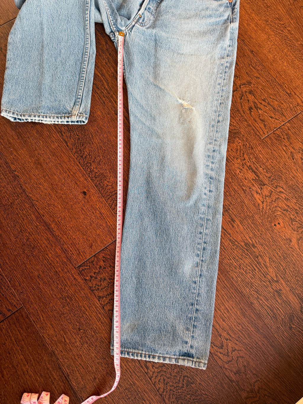 Soft W31 L29 vintage Levis 501s 31” measured medium light blue faded 90s 501s