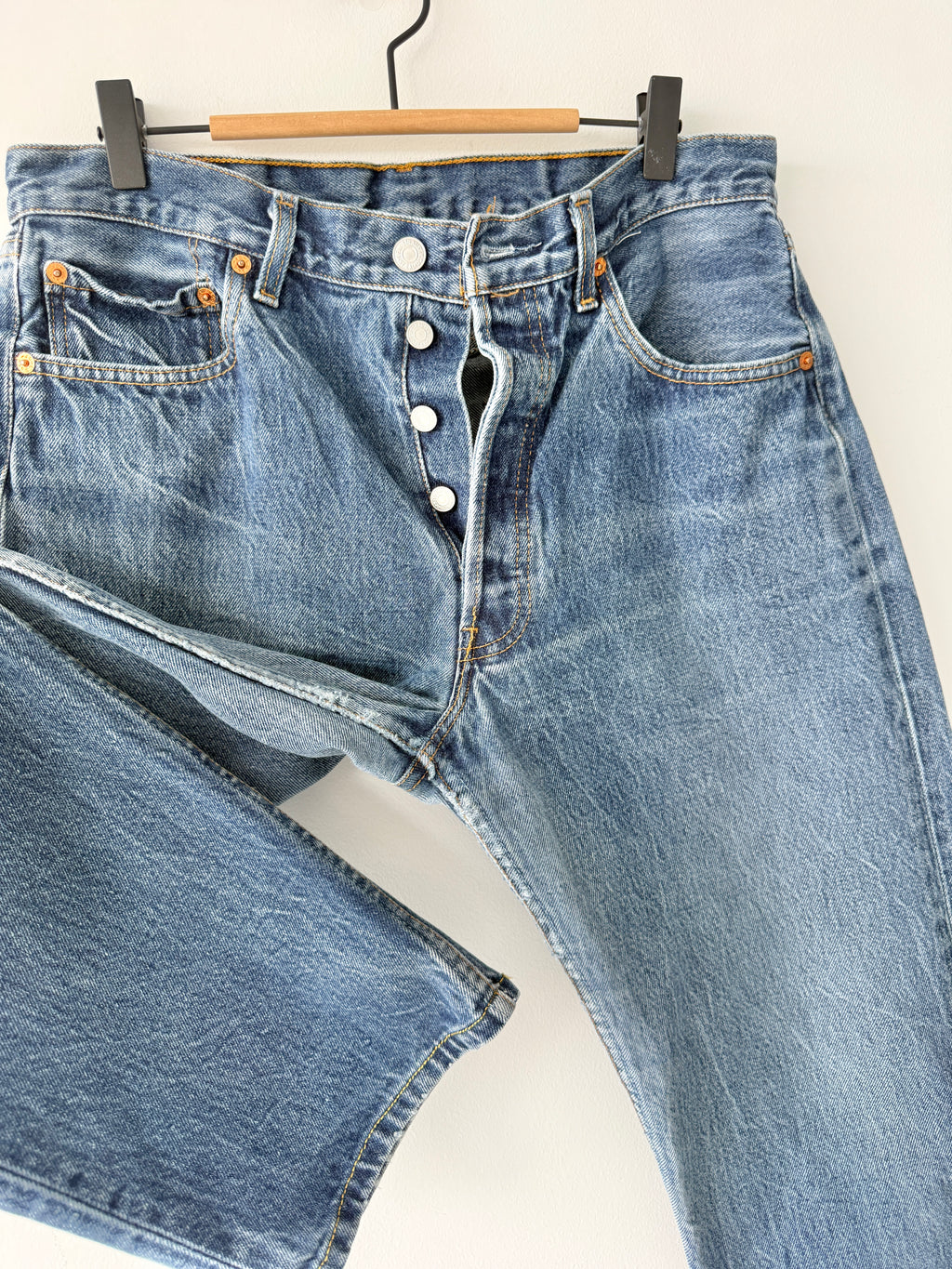 W31 L29 vintage Levis 501s 30/31” measured dark blue denim Levi’s 501s 90s