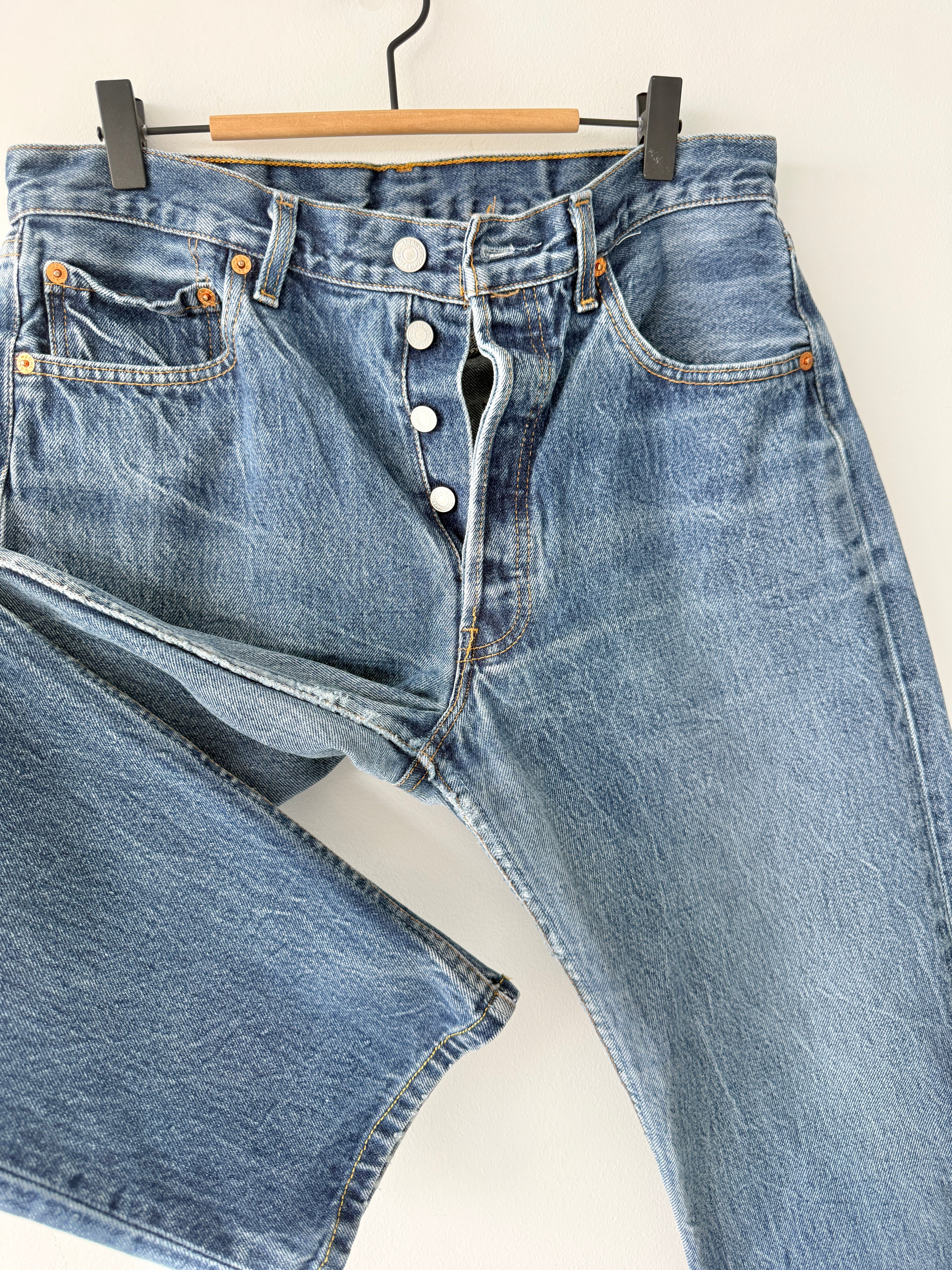 W31 L29 vintage Levis 501s 30/31” measured dark blue denim Levi’s 501s 90s