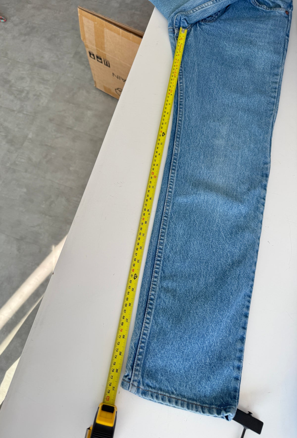 W27 L31 vintage Levis 509 27” measured medium blue faded  80/90s 509s