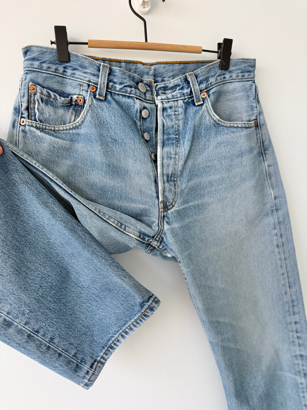 W30 L29 vintage Levis 501 29/30” measured unique faded blue denim 90s Levi’s 501s