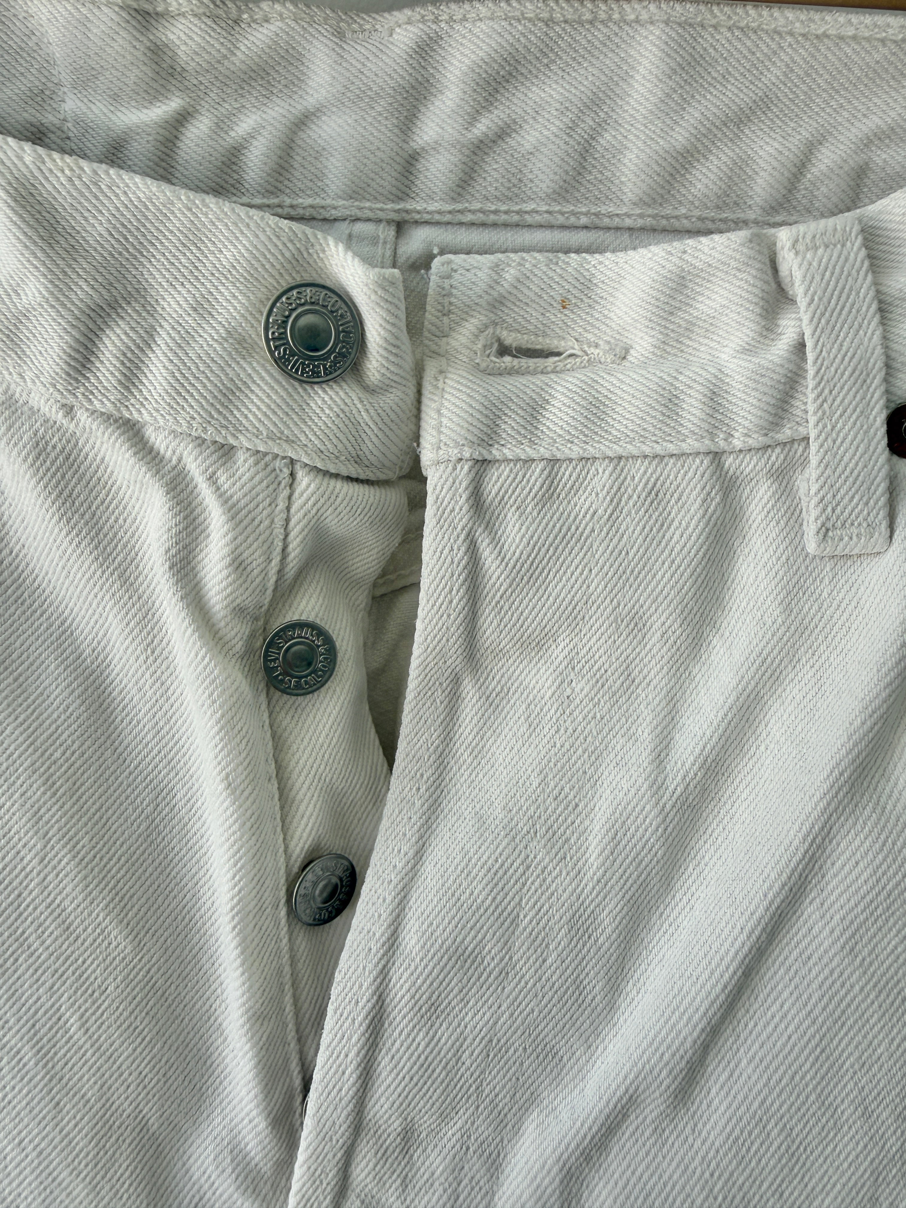 W28 L30 white vintage Levis 501 27/28” measured waist white 90s/80s 501s