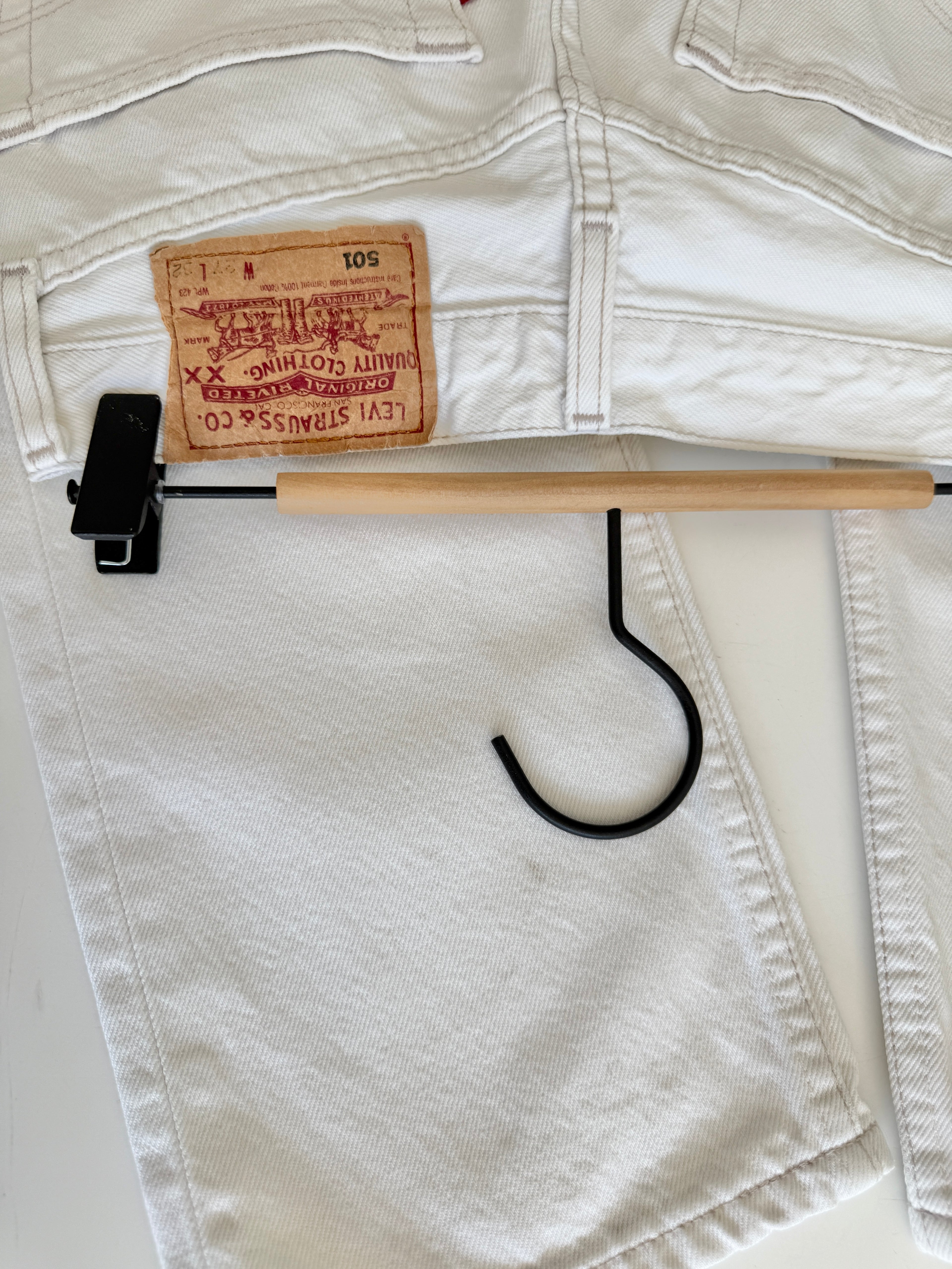 W25 L31 vintage Levis 501 25” measured waist white Y2K 501s