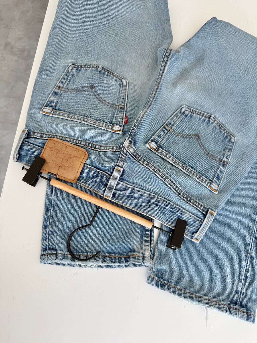 Soft W27 L30 vintage Levis 501 26/27” measured waist medium blue 90s USA  501s