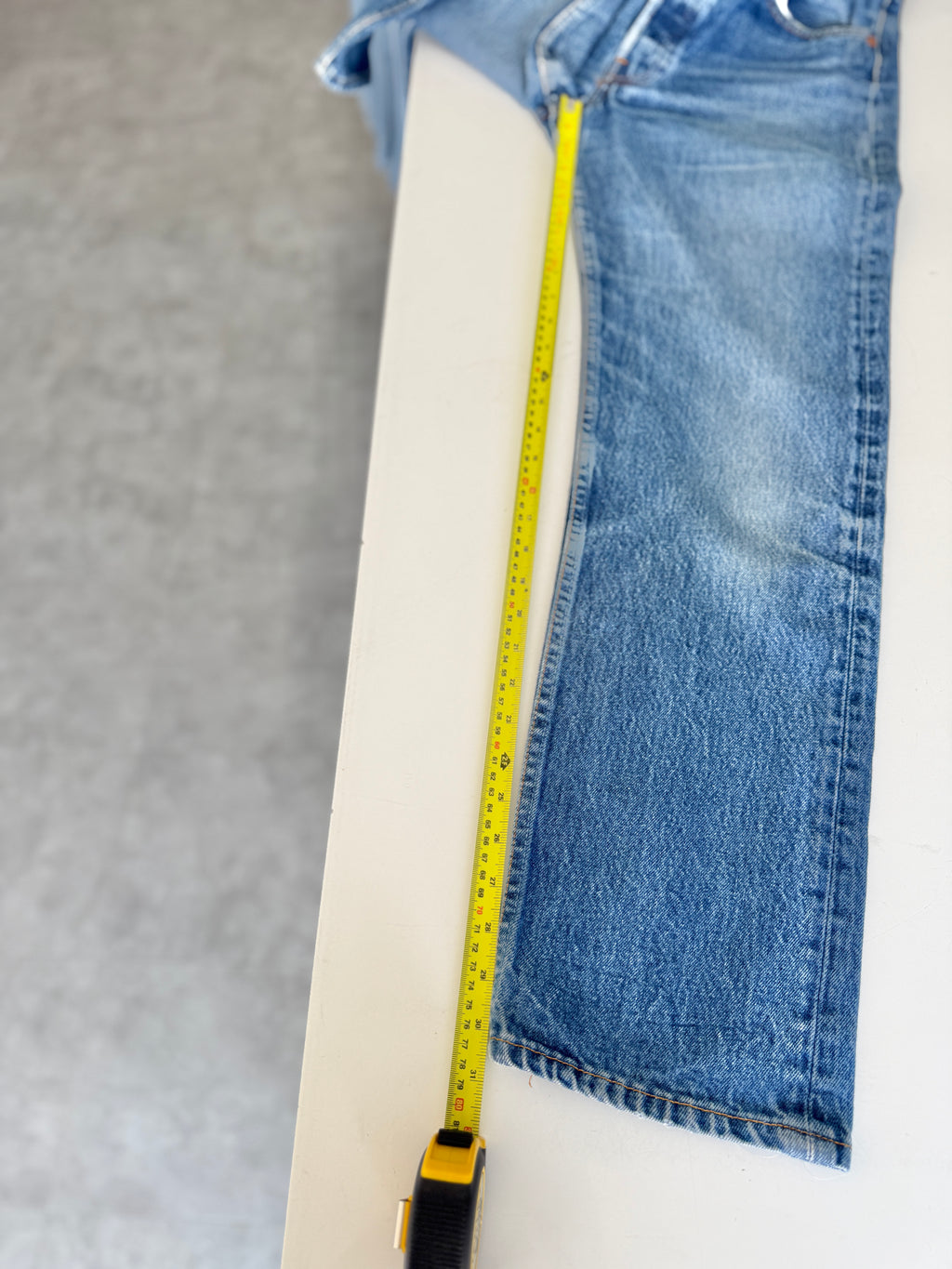 W29 L30 vintage Levis 501xx 28-29” measured dark faded blue 90s Levi’s 501s USA