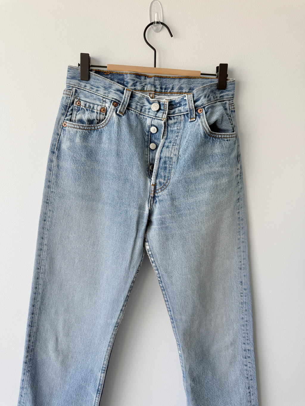Soft W27 L32 vintage Levis 501s 26/27” measured light blue faded 90s USA 501s slim hips