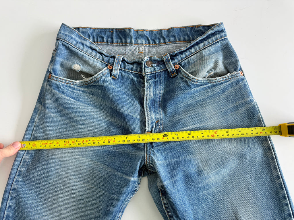 Soft W29 L31 vintage Levis 520 28/29” measured waist dark faded 520s 90s USA denim orange tab