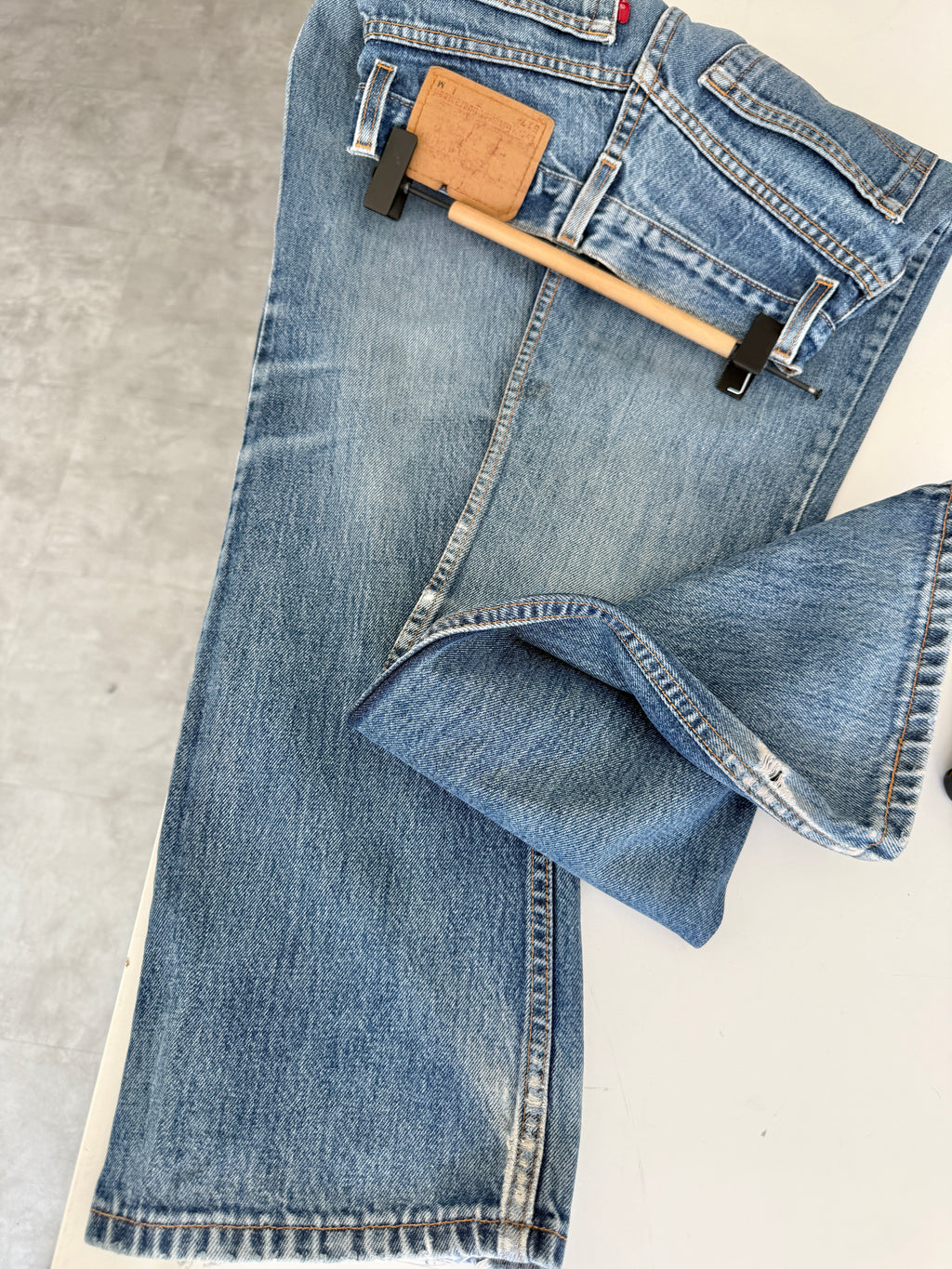 W24 L31 vintage Levis 517 24” measured waist dark faded blue USA 90s 517s