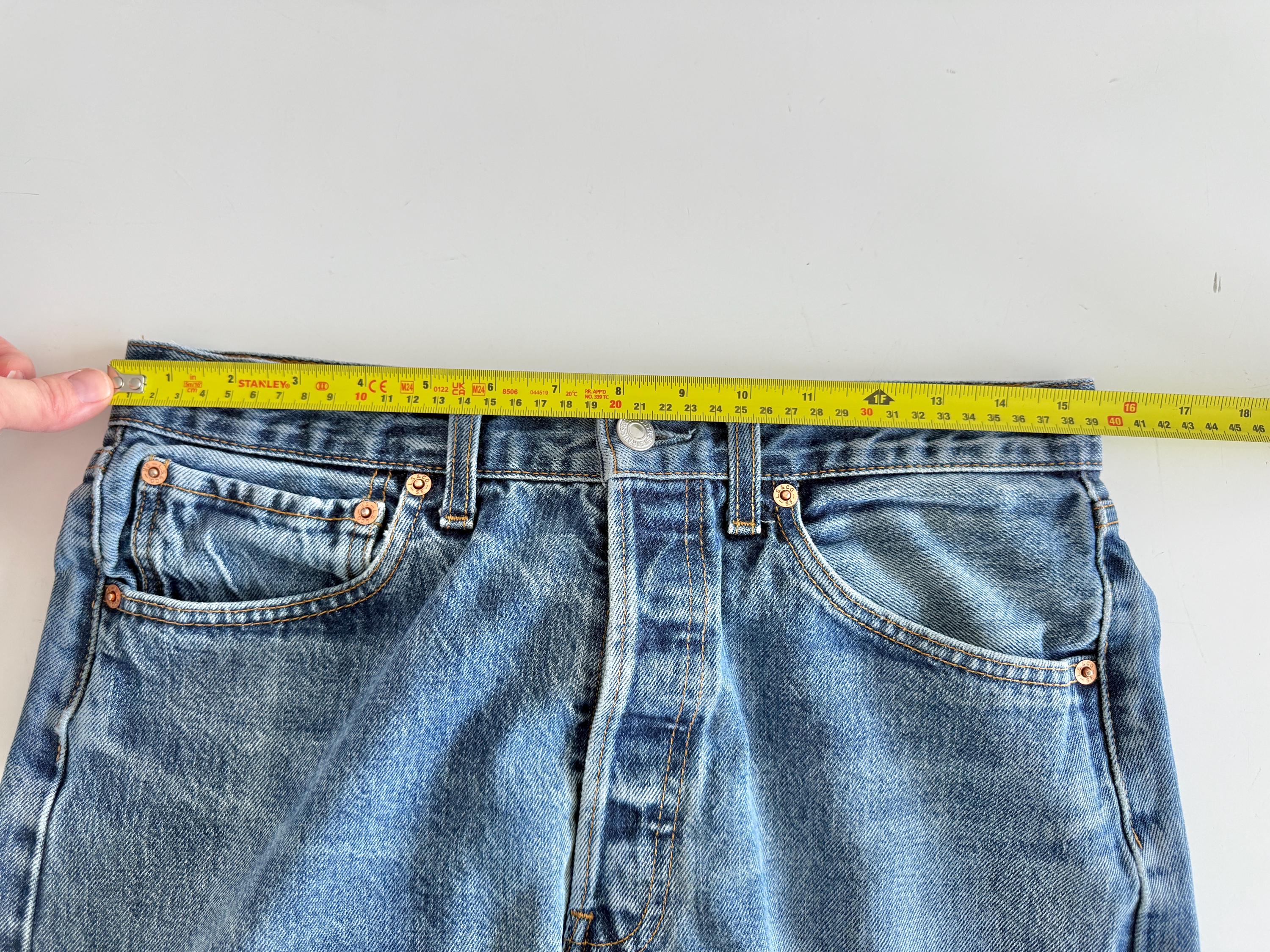 W30 L33 vintage Levis 501 29-30” measured whiskers faded dark blue made in 90s