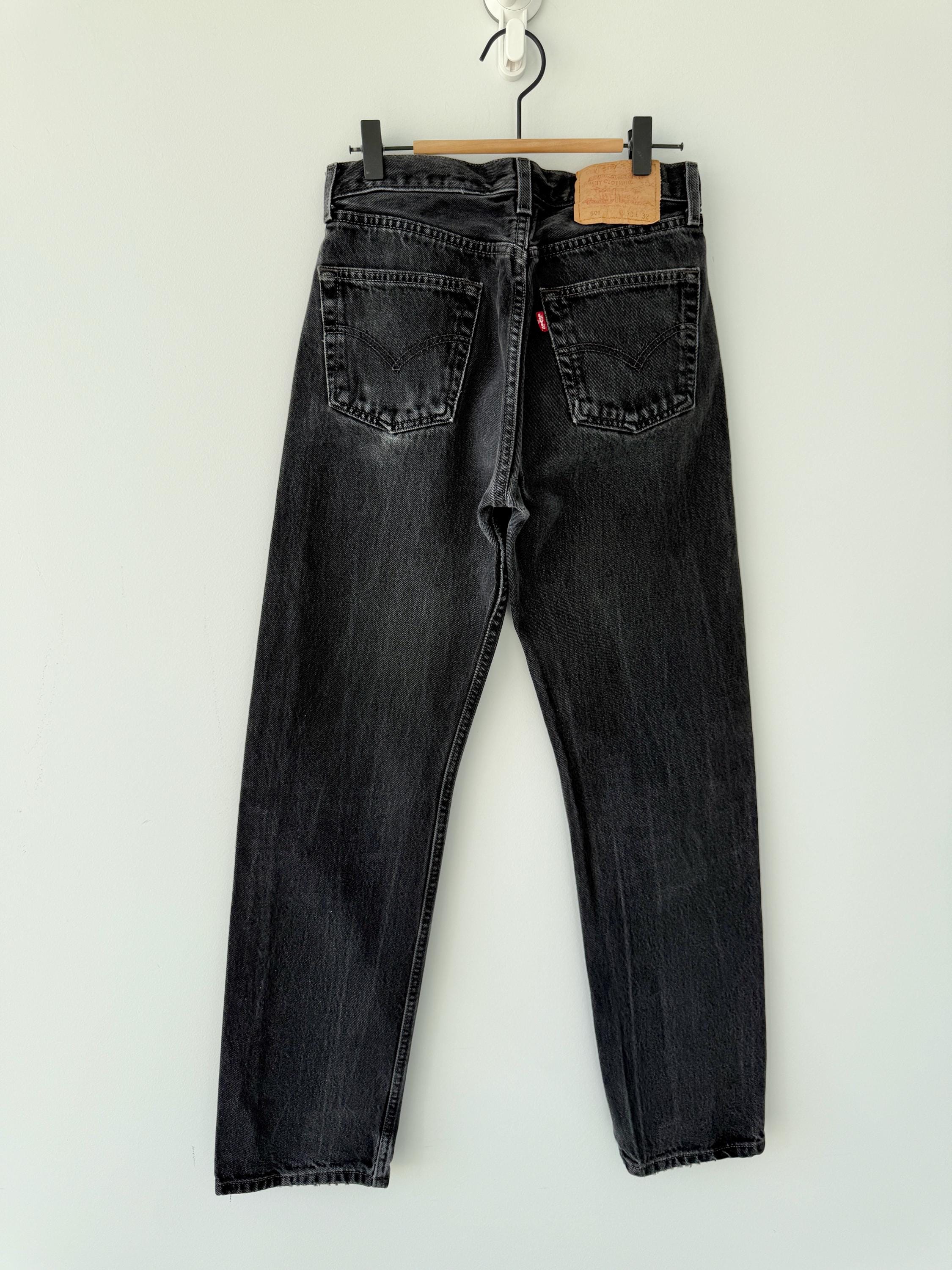 W28 L30 Levis 501 vintage 28” measured waist black made in 90s
