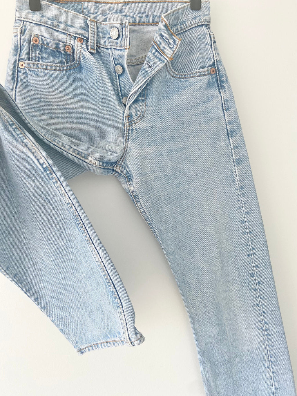 501 jeans w24 L30 light blue stone wash  vintage 501s made in USA