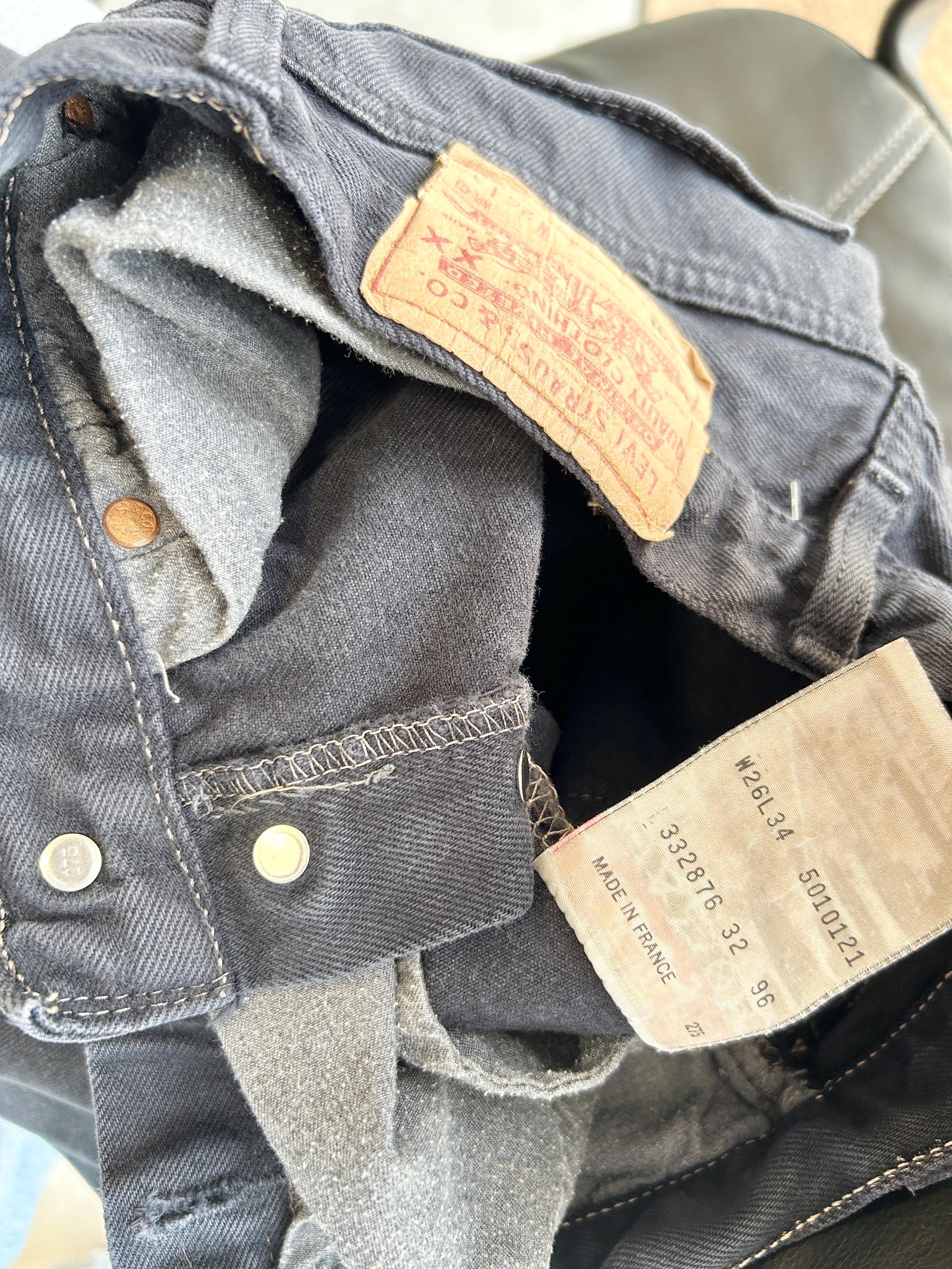 W24 L33 Levis 501 vintage 24” waist black 501s made in France 90s