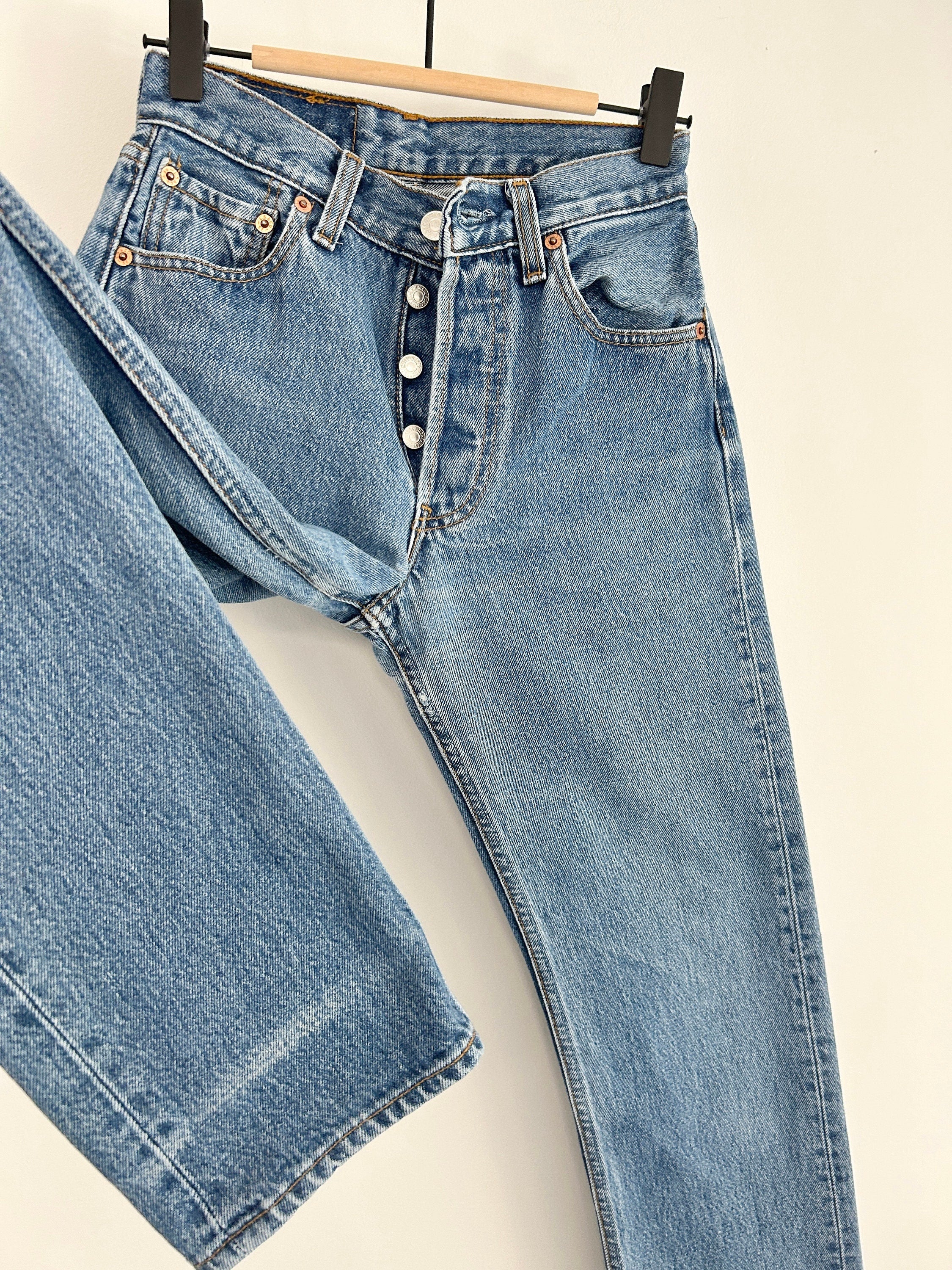 Levis 501 vintage w23 L31 Levi’s 501 faded medium blue 90s Levi’s blue faded blue straight leg blue 501 vintage blue 501 worn vintage Levi’s