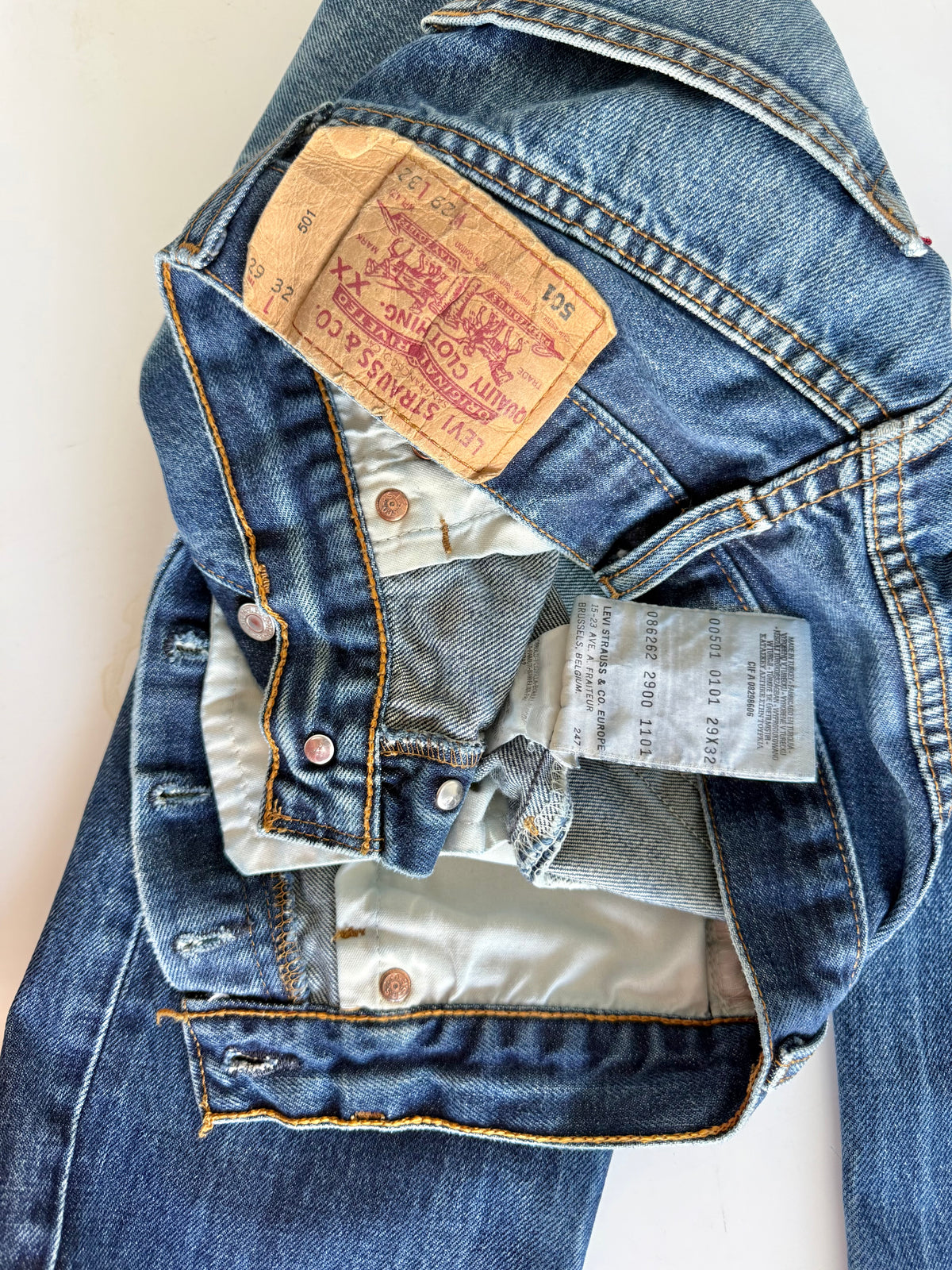 W27 L30 vintage Levis 501 dark blue 25/27” measured waist Y2K levis 501s