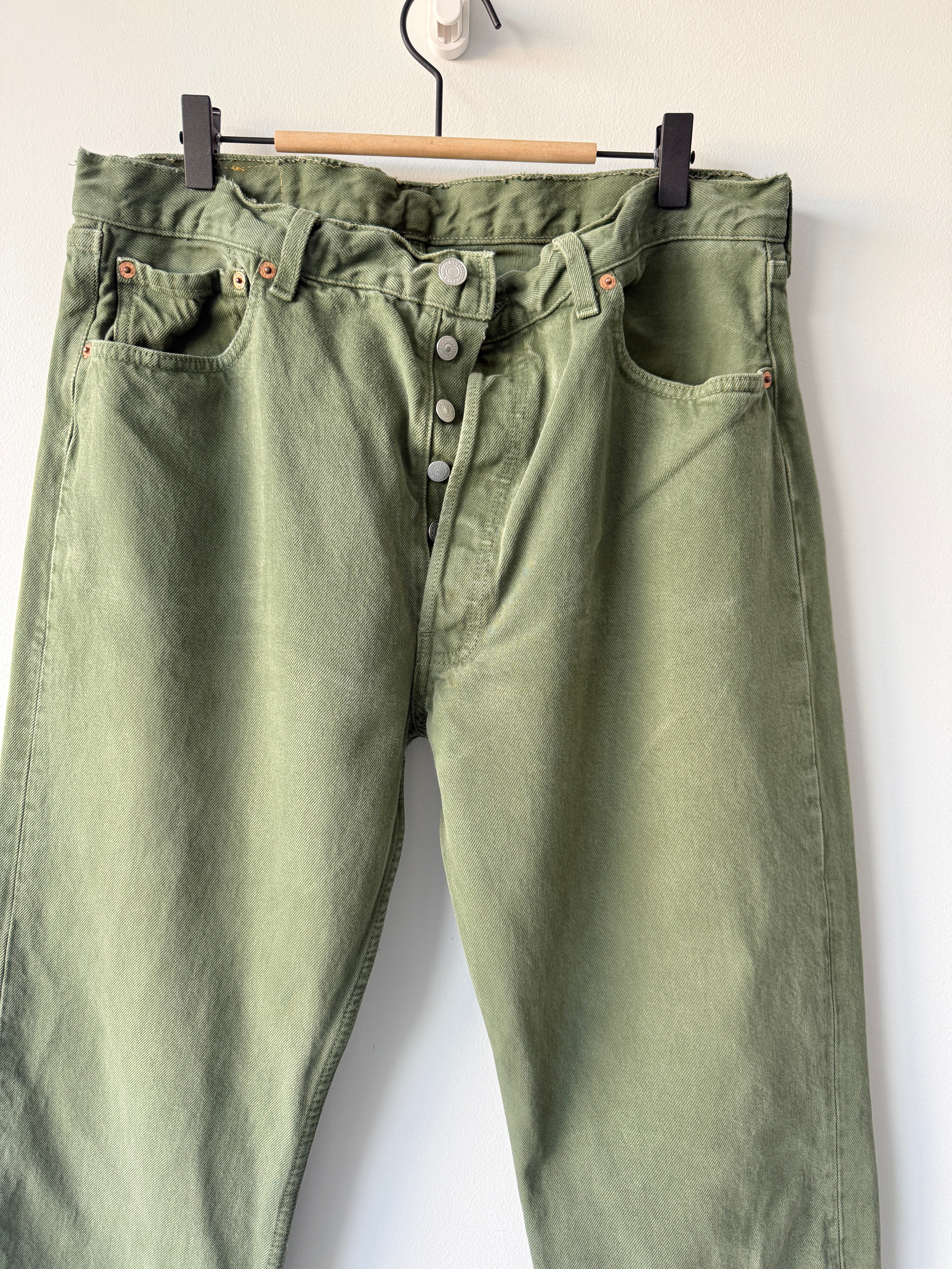 W35 L31 vintage Levis 501 34-35” measured dark green denim 90s USA 501s