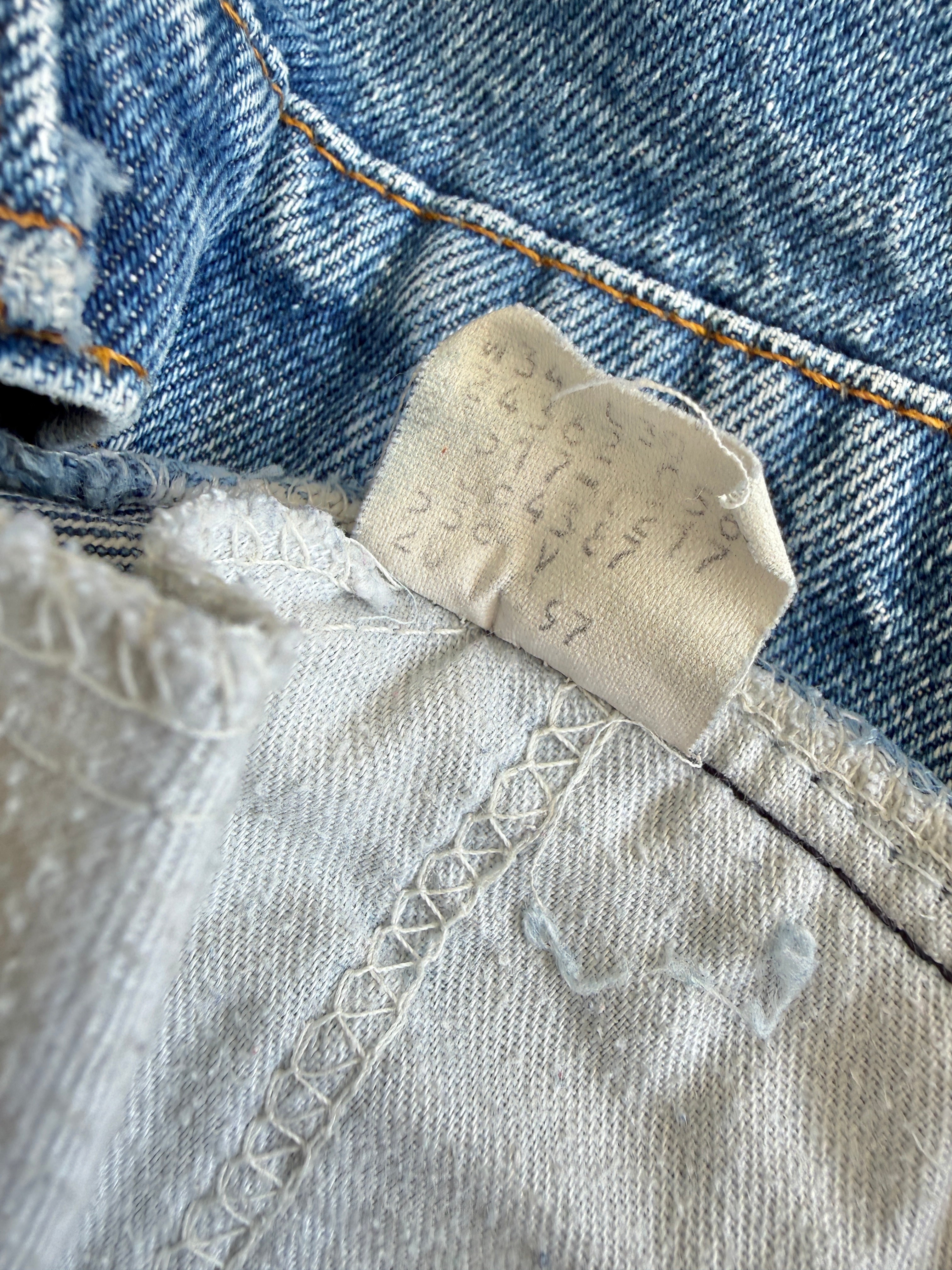 W30 L29 vintage Levis 517 30/31” measured waist medium blue faded  80s 517s shorts