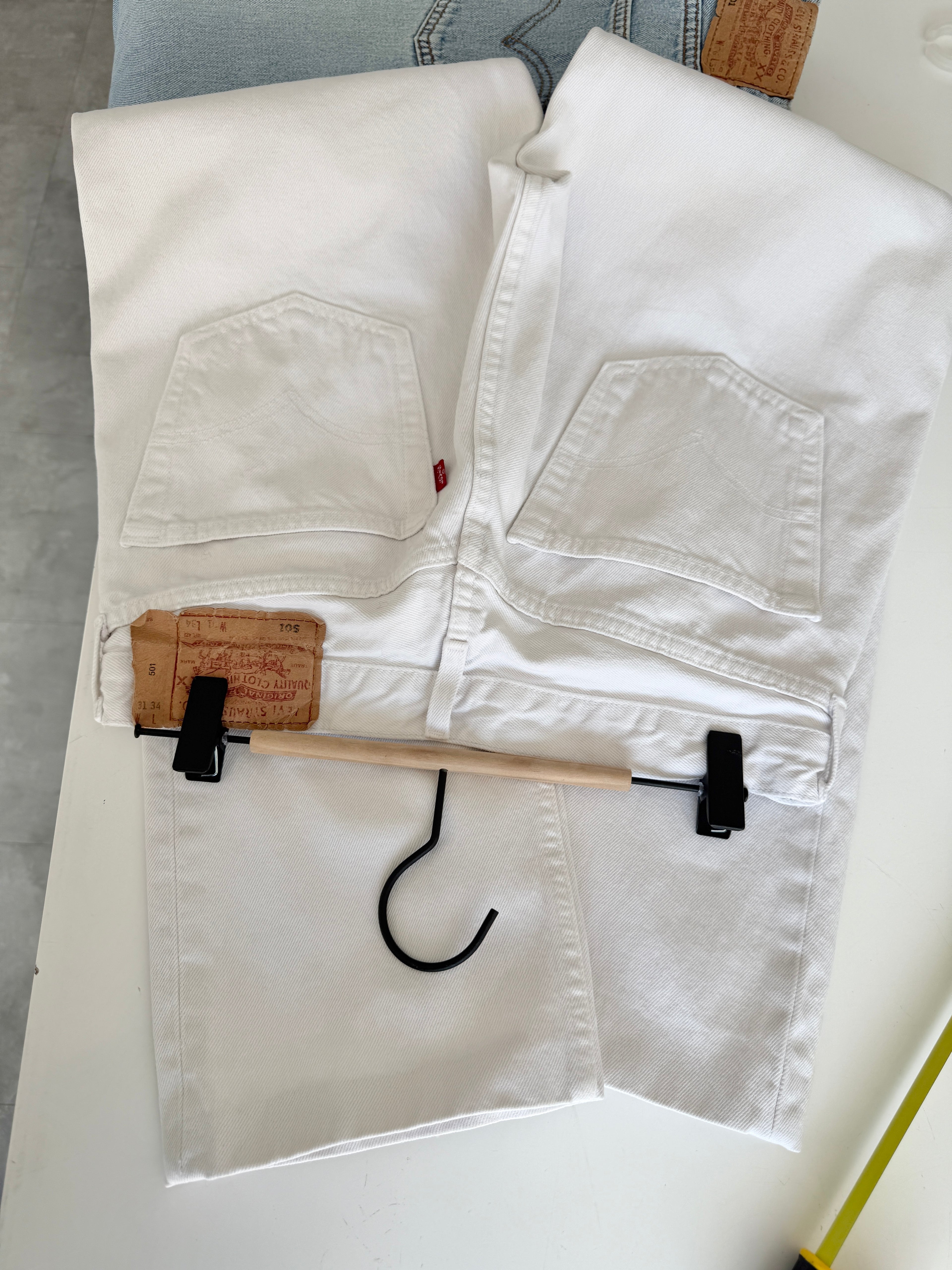 W29 L27 vintage Levis 501 28-29”” measured white denim 90s 501s