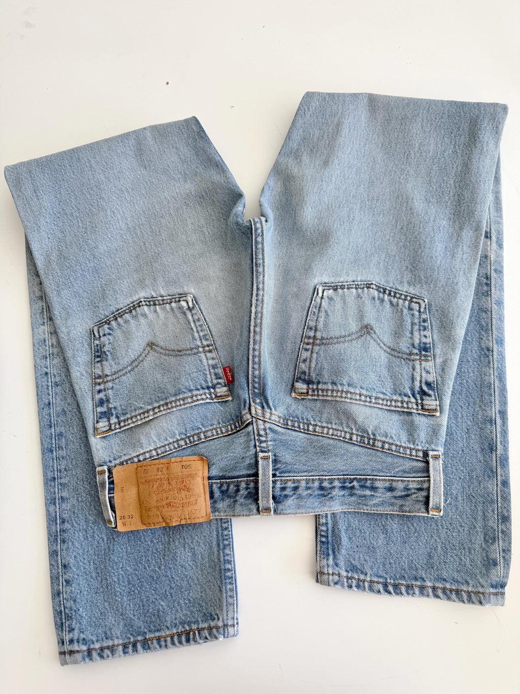 W26 L30 Levis 501 vintage 25-26” measured waist faded medium blue 90s made USA
