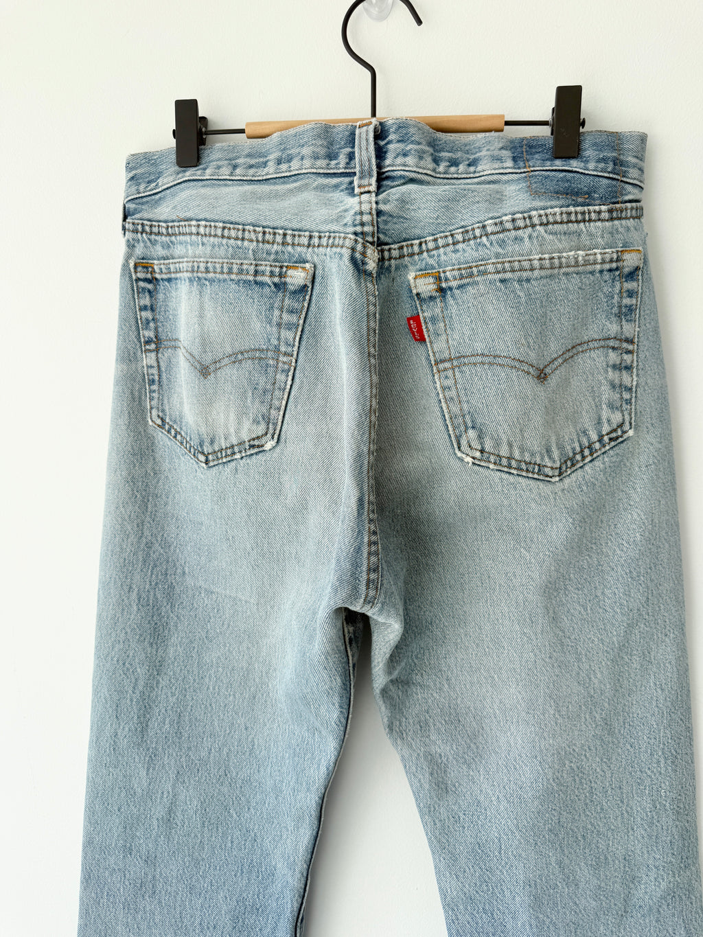 W31 L29 vintage Levis 501s 30/31” medium light blue denim Levi’s 501s 80s USA