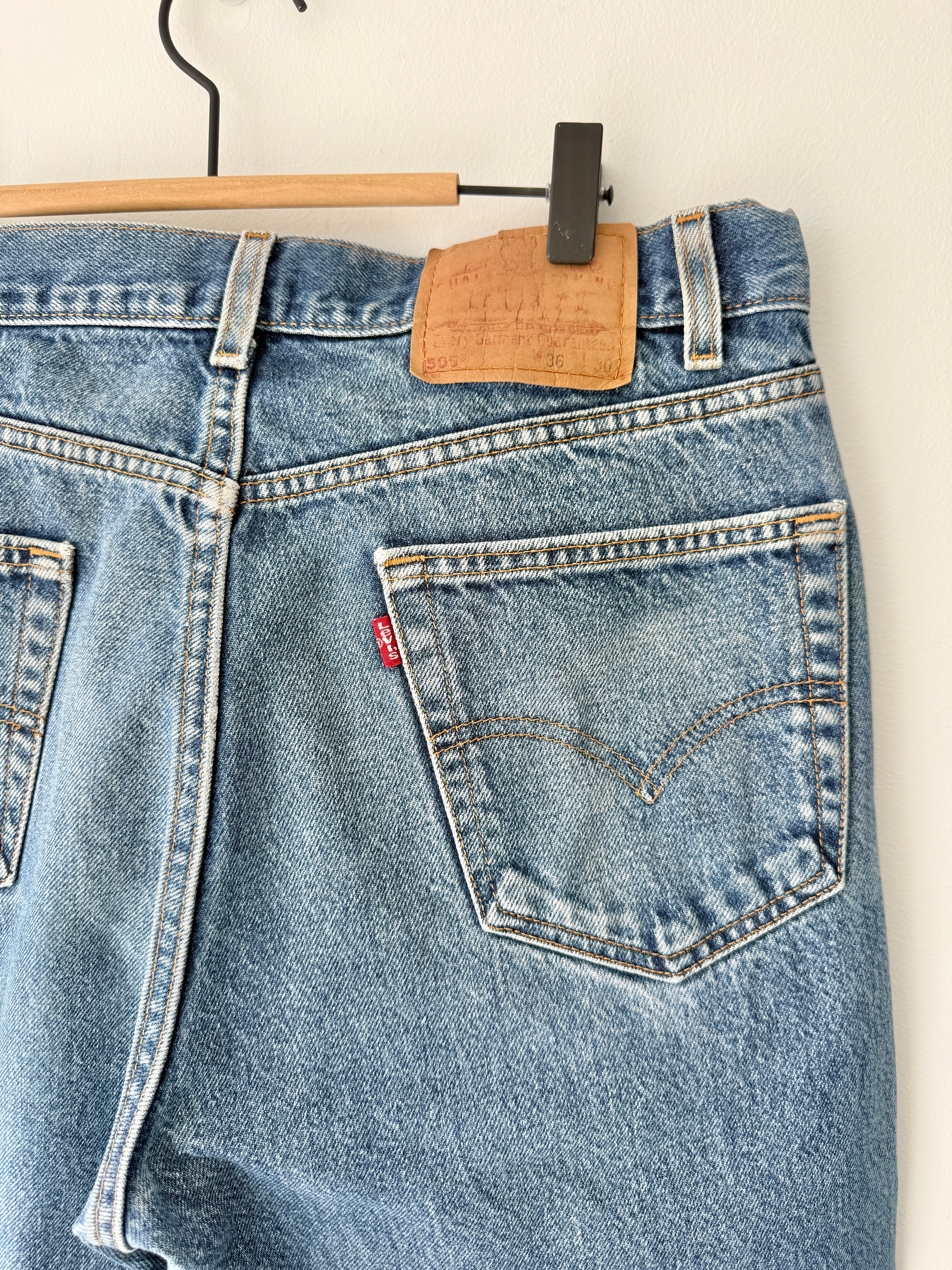 W34 L29 vintage Levis 505 32/34” measured waist dark faded USA 90s 505s