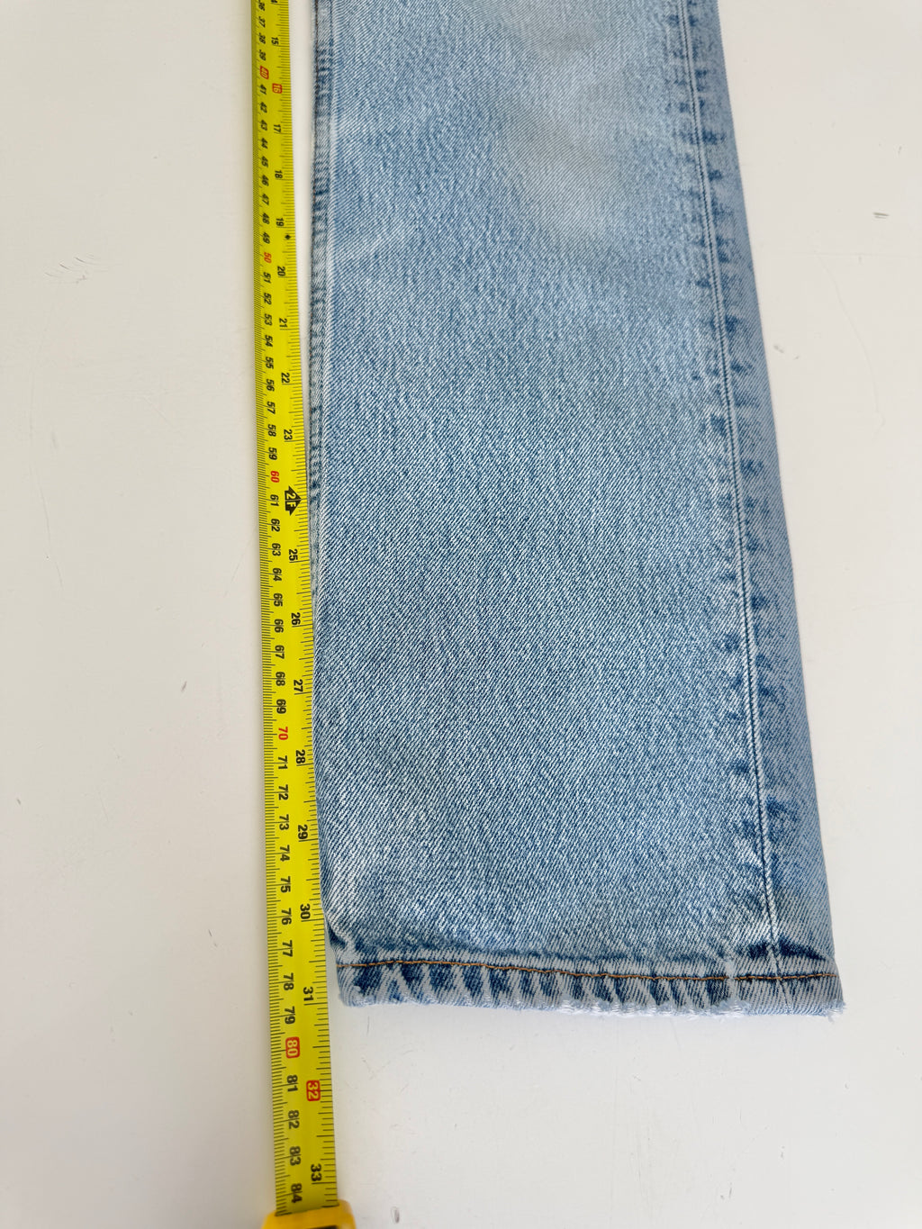 W27 L31 vintage Levis 501 27” measured waist light faded blue Y2K 501s