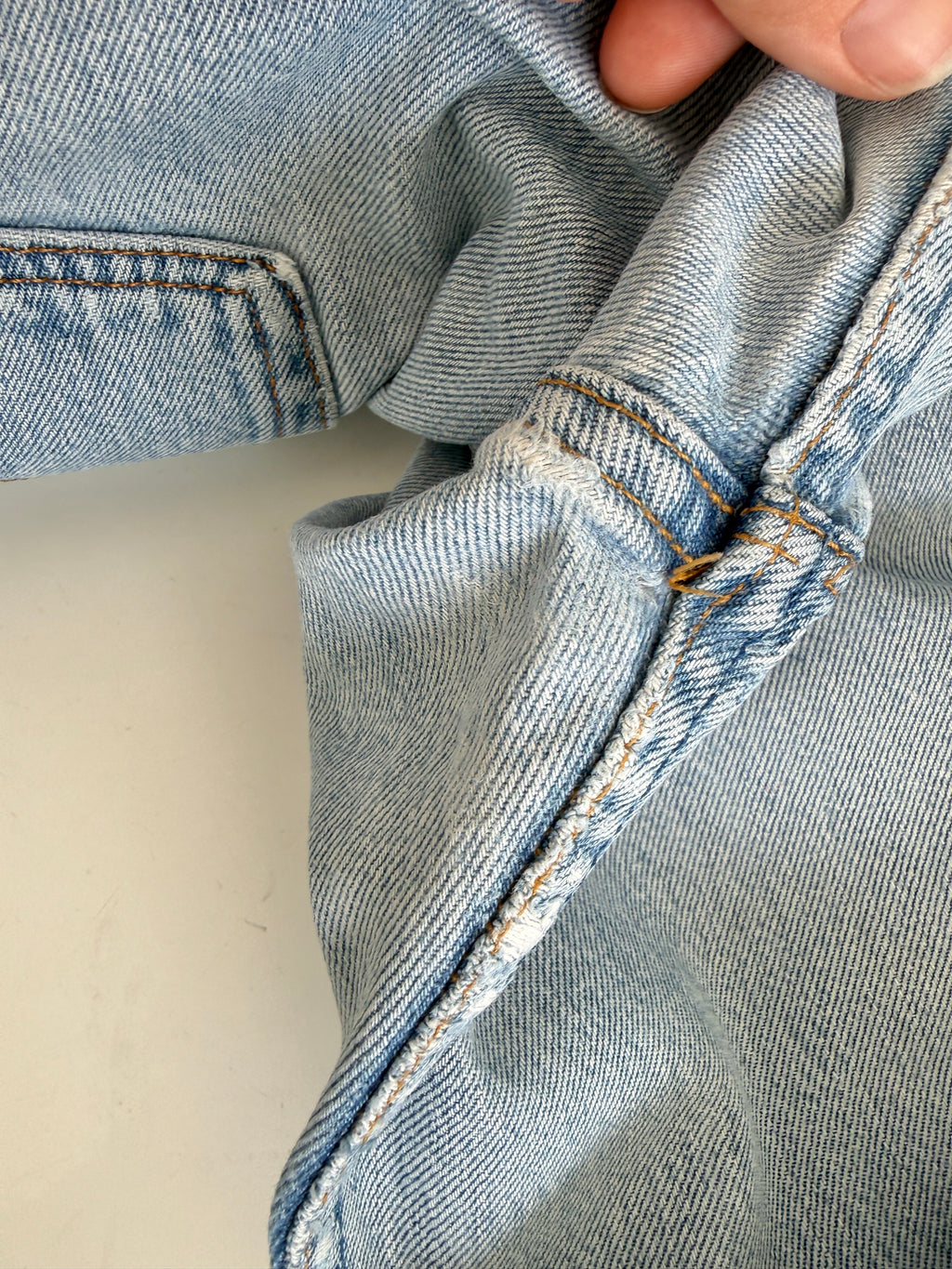 W27 L29 vintage Levis 501 27” measured waist light blue 501s 90s USA student fit denim