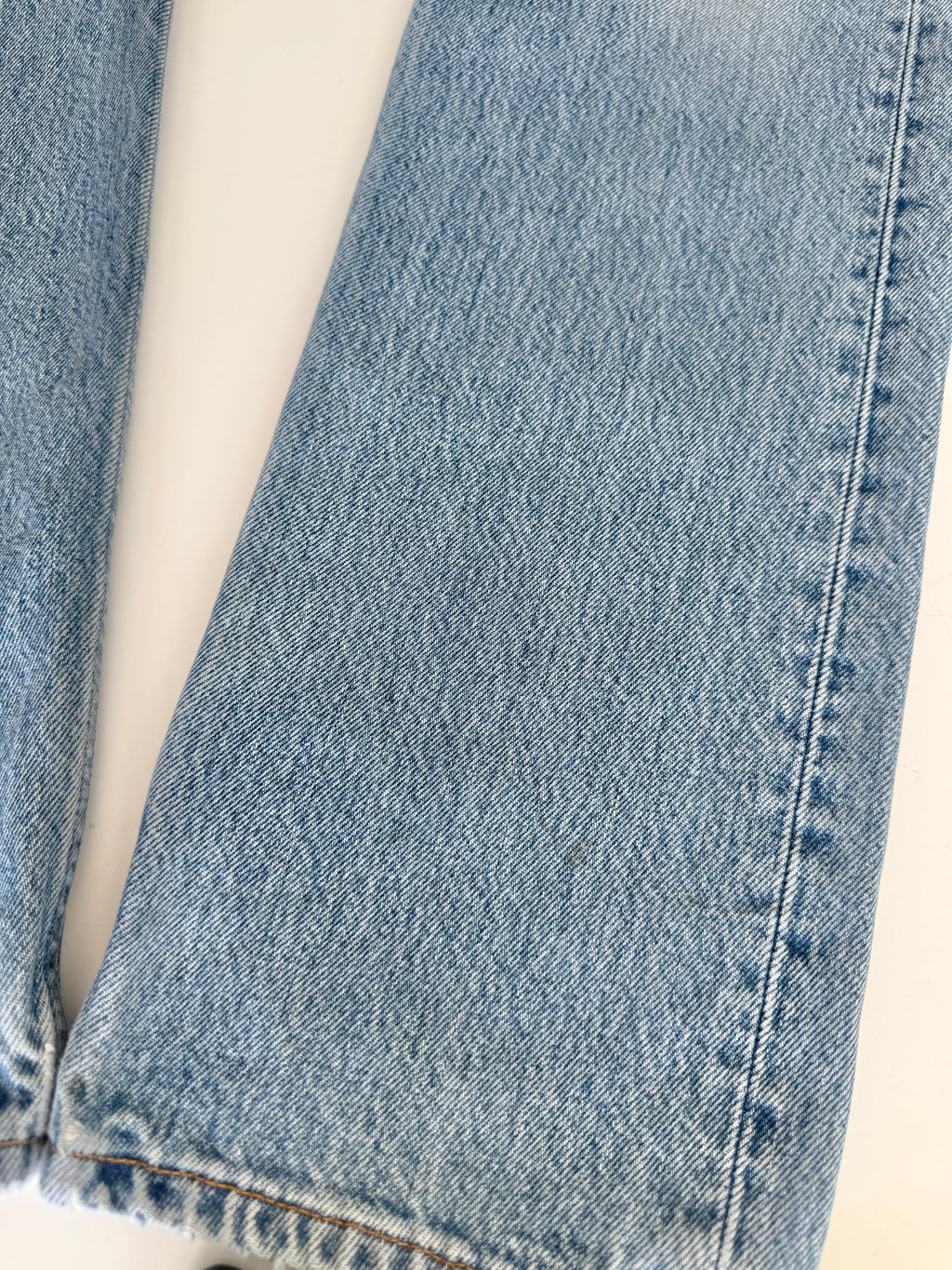 W26 L33 vintage Levis 501 25/26” measured waist medium faded blue 501s Y2K