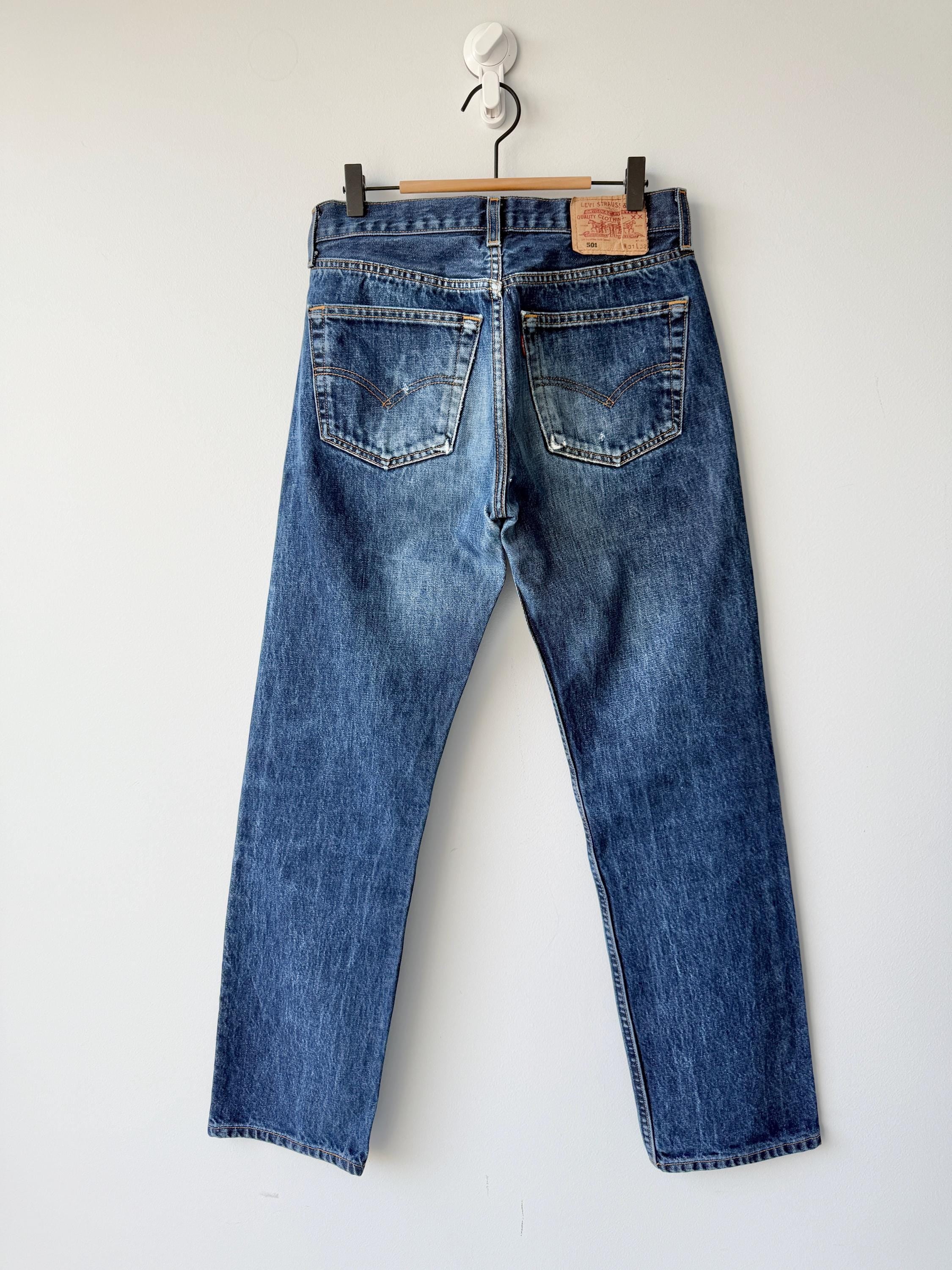 W29 L30 vintage Levis 501 28-29” measured dark blue made in Y2K