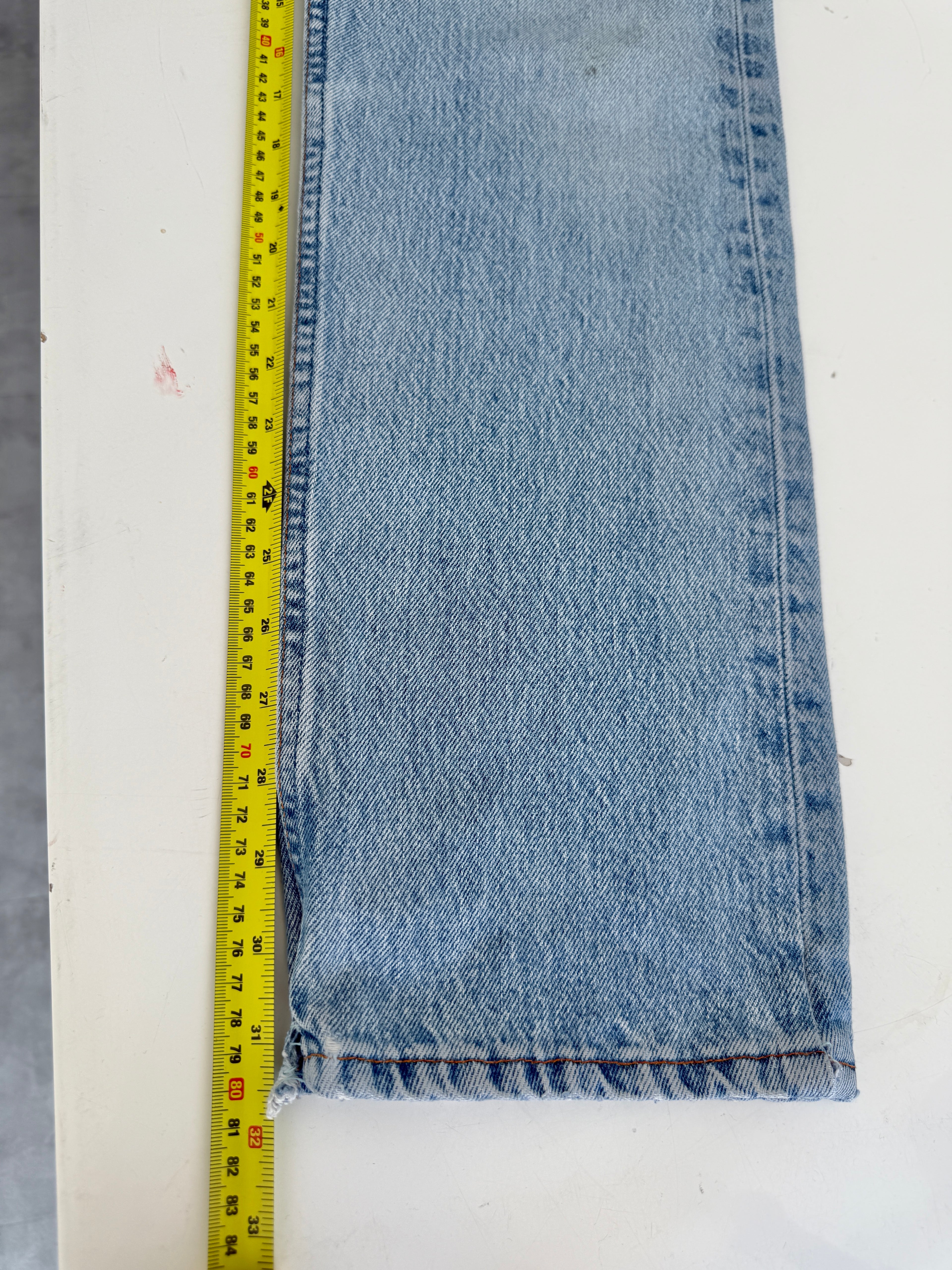 W29 L31 vintage Levis 501 29” measured waist light faded blue USA 90s 501s