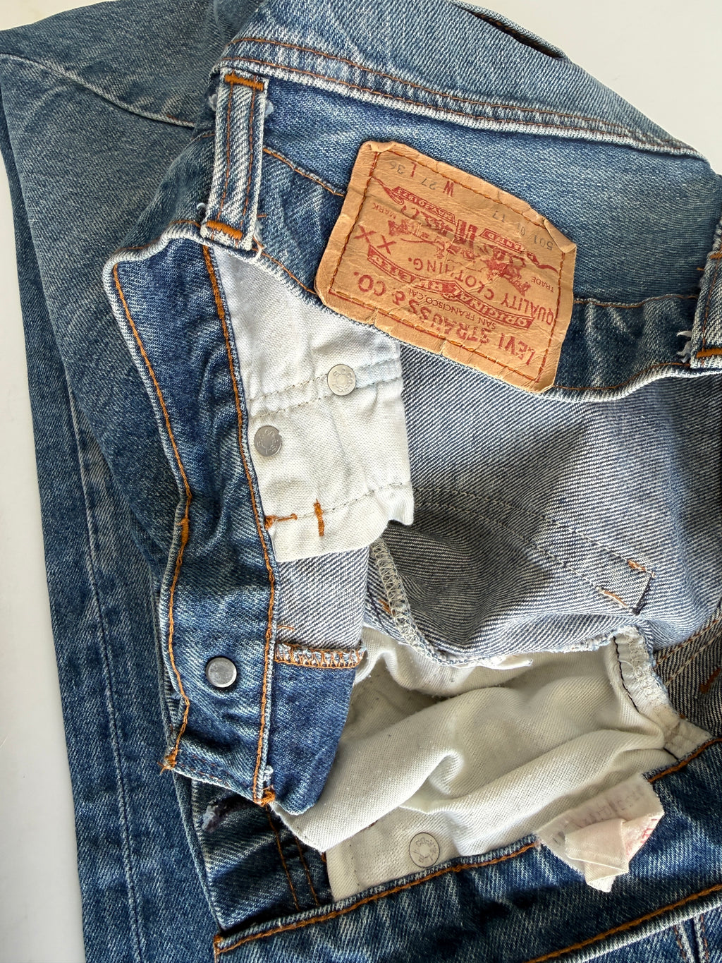 W26 L28 vintage Levis 501 dark blue 25/26” measured waist 501s 80s