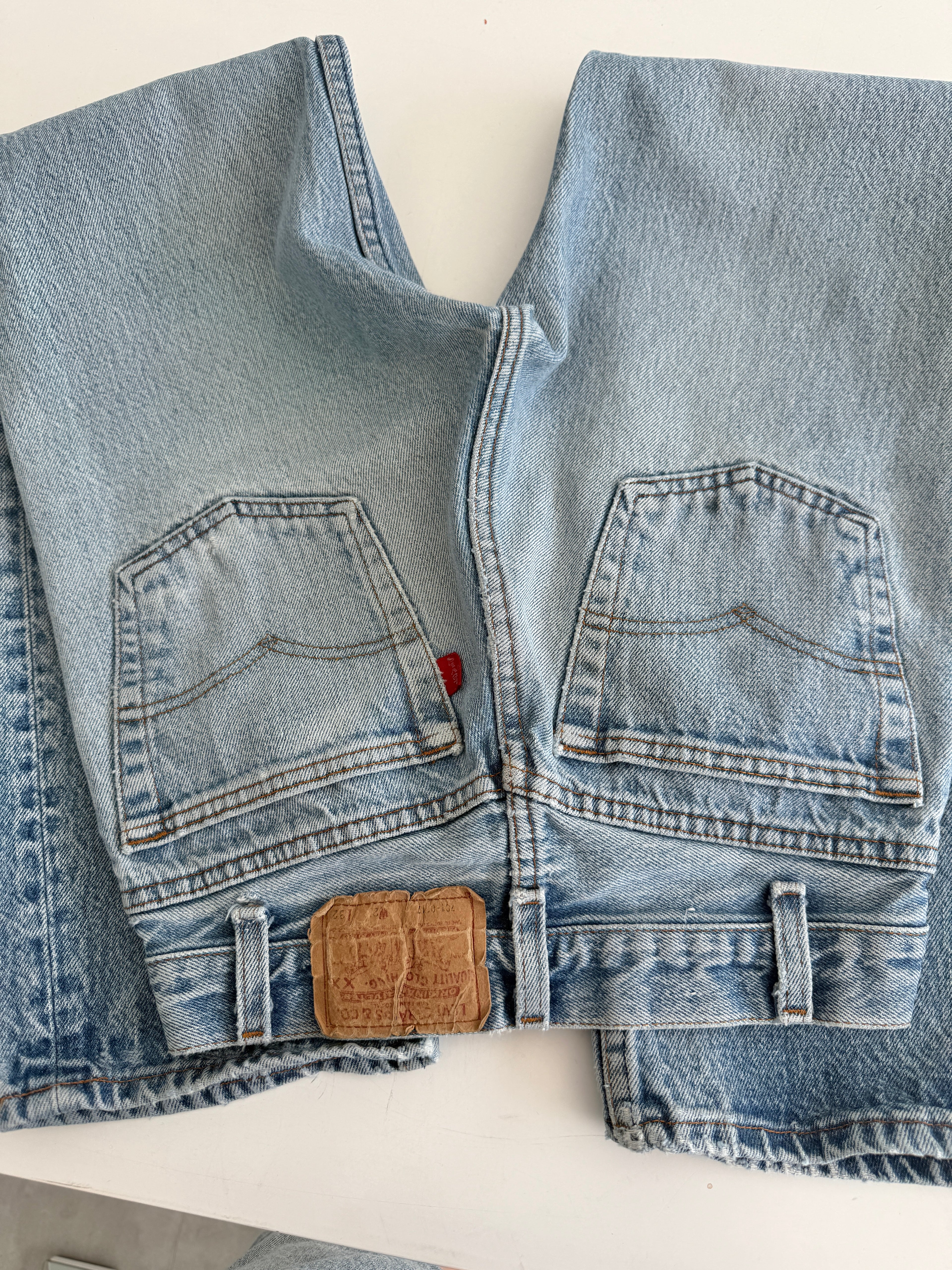 Soft W24 L28 vintage Levis 701s 23/24” measured waist light faded blue USA 80s 701s