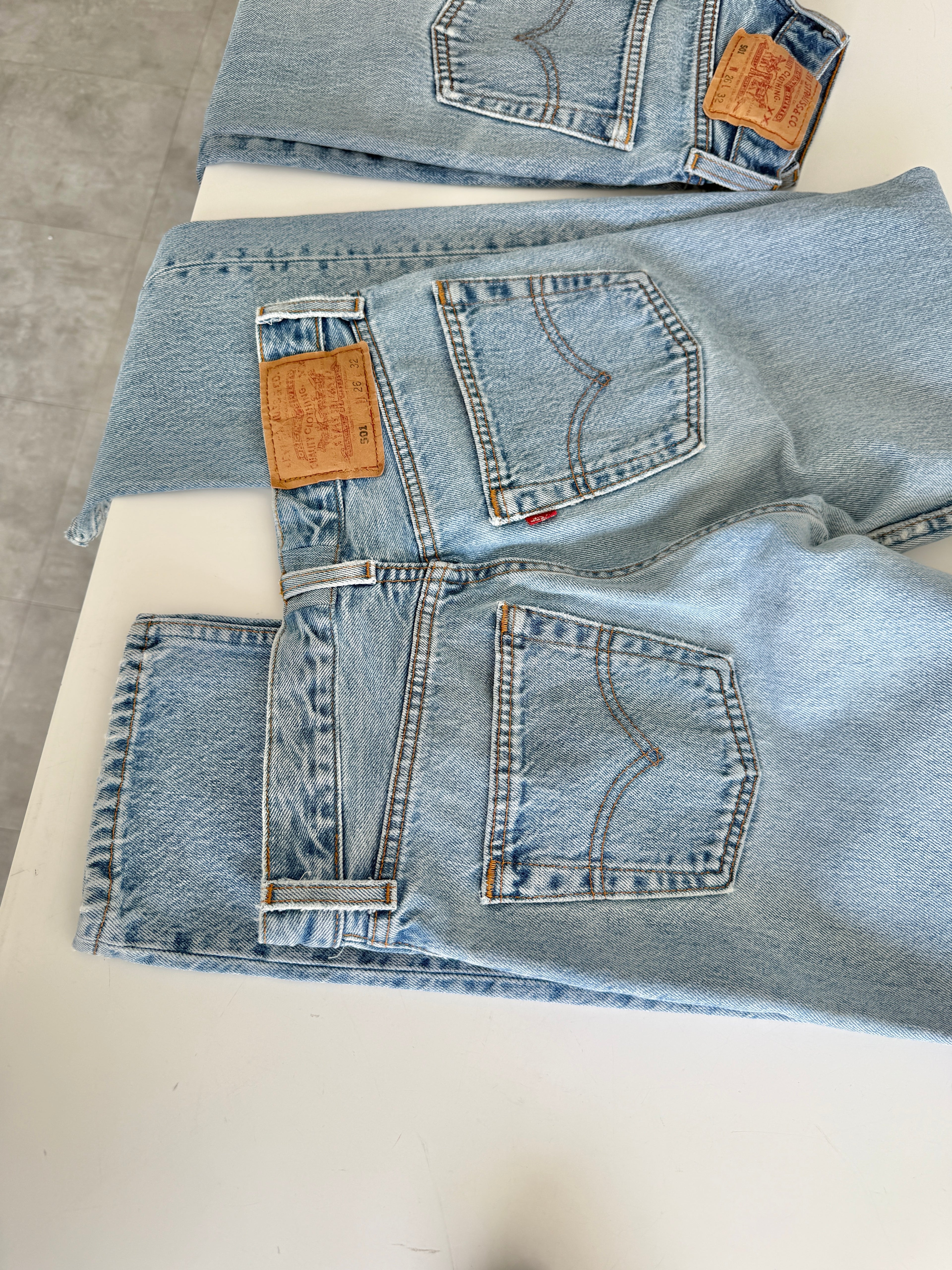 W25 L31 vintage Levis 501 25” measured light medium blue 90s Levi’s 501s USA re done